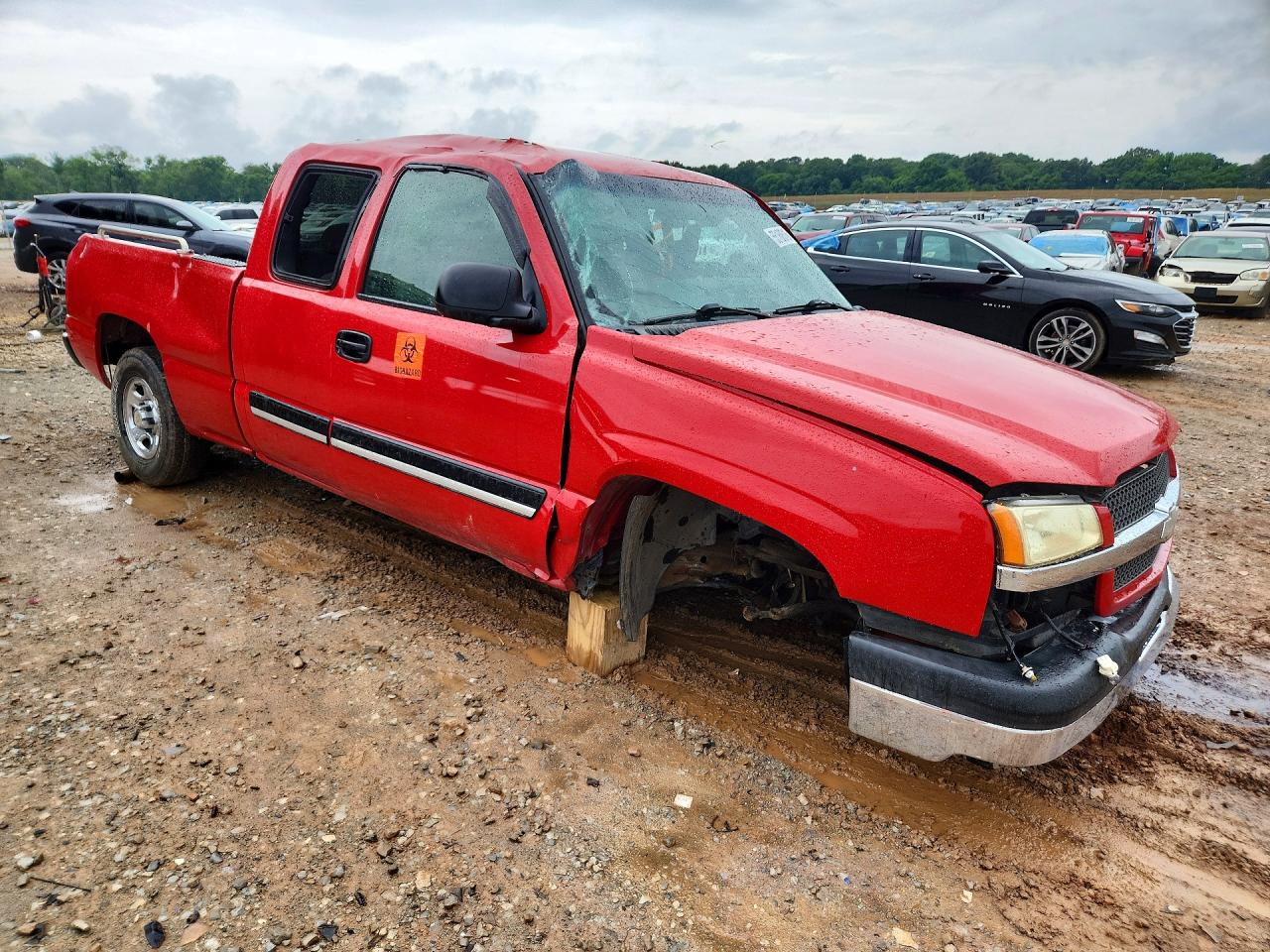 2003 Chevrolet Silverado C1500 Red vin: 2GCEC19V131263799