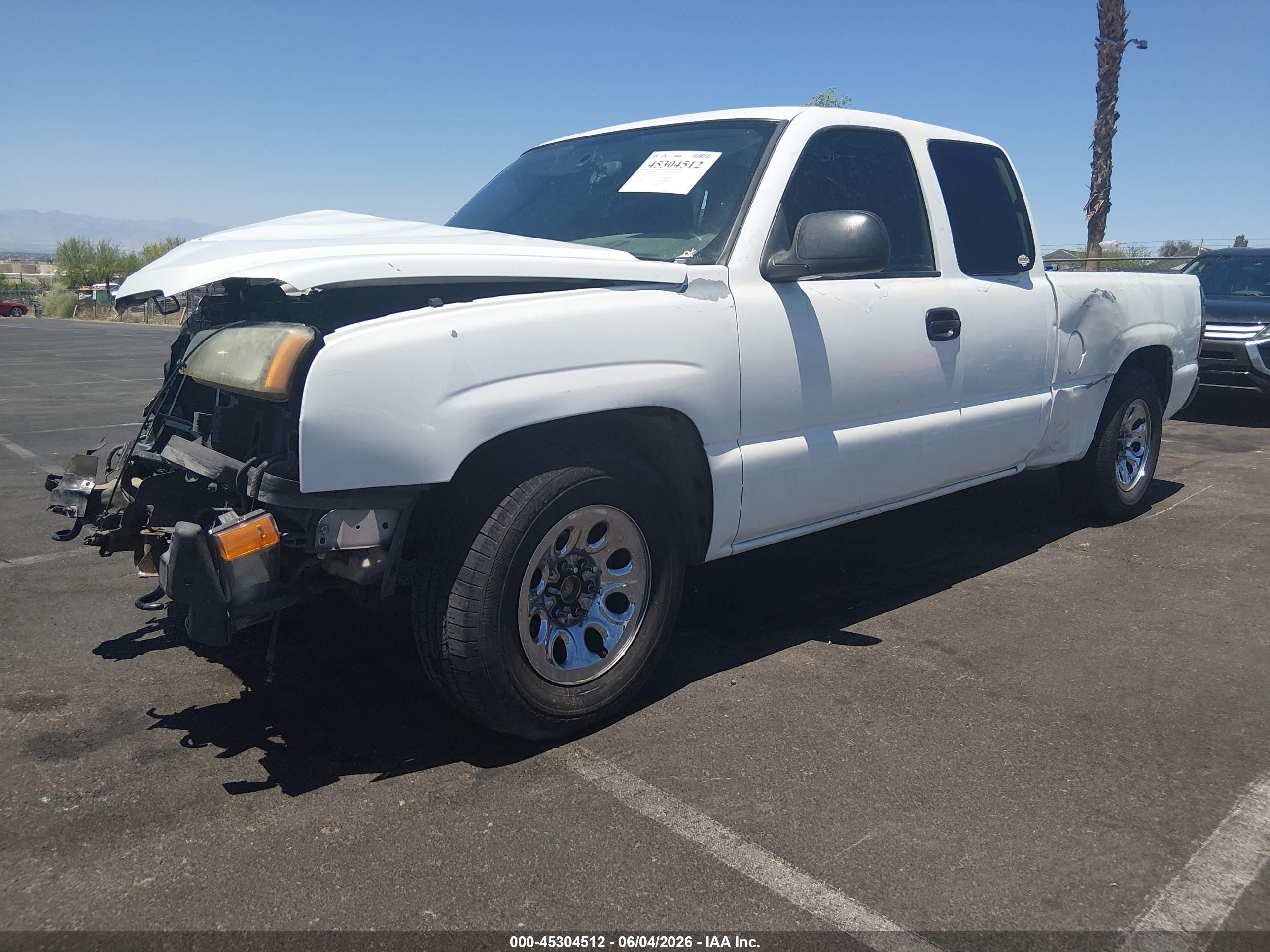 2004 Chevrolet Silverado 1500 Ls White vin: 2GCEC19V141216015