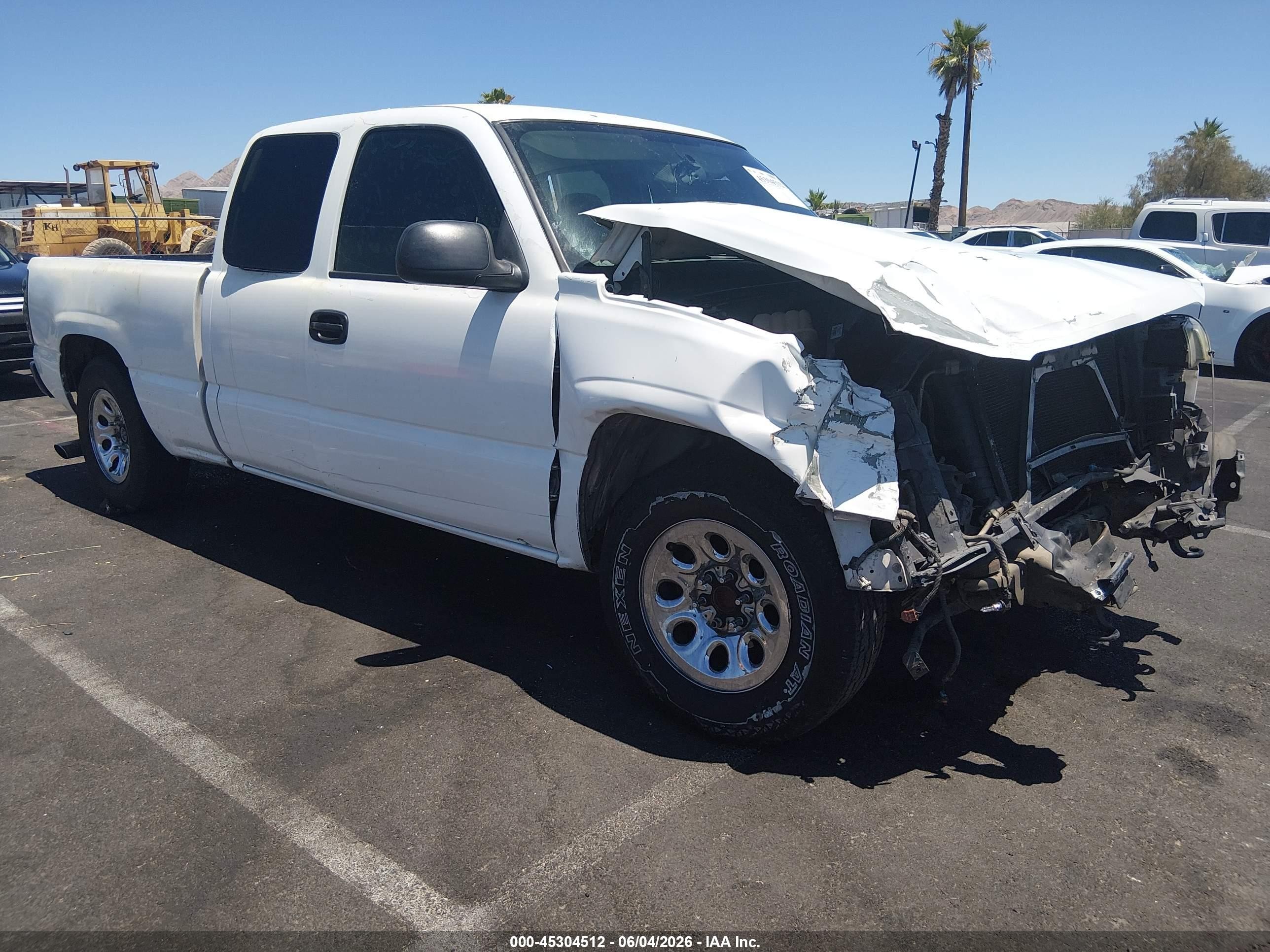 2004 Chevrolet Silverado 1500 Ls White vin: 2GCEC19V141216015