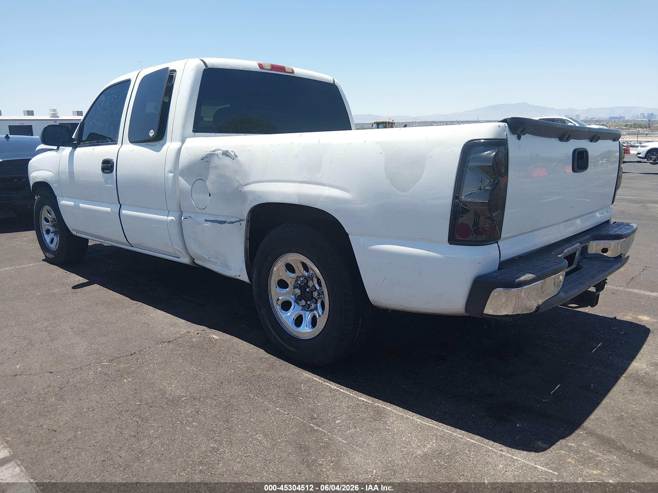 2004 Chevrolet Silverado 1500 Ls White vin: 2GCEC19V141216015