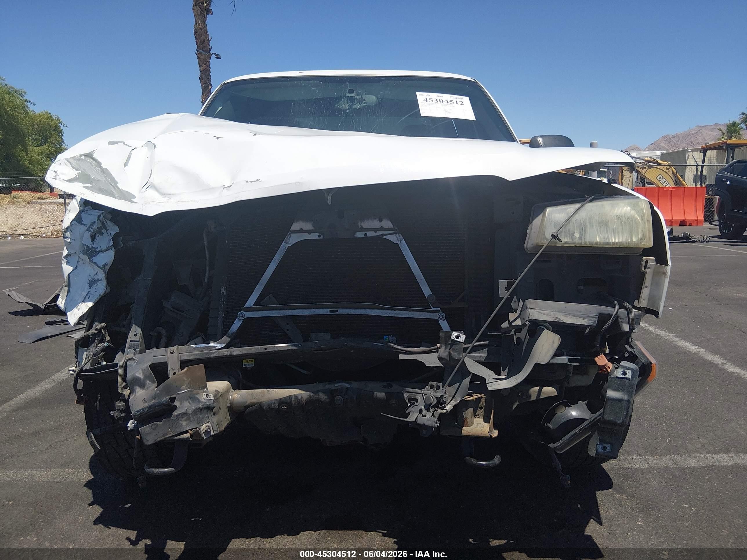 2004 Chevrolet Silverado 1500 Ls White vin: 2GCEC19V141216015