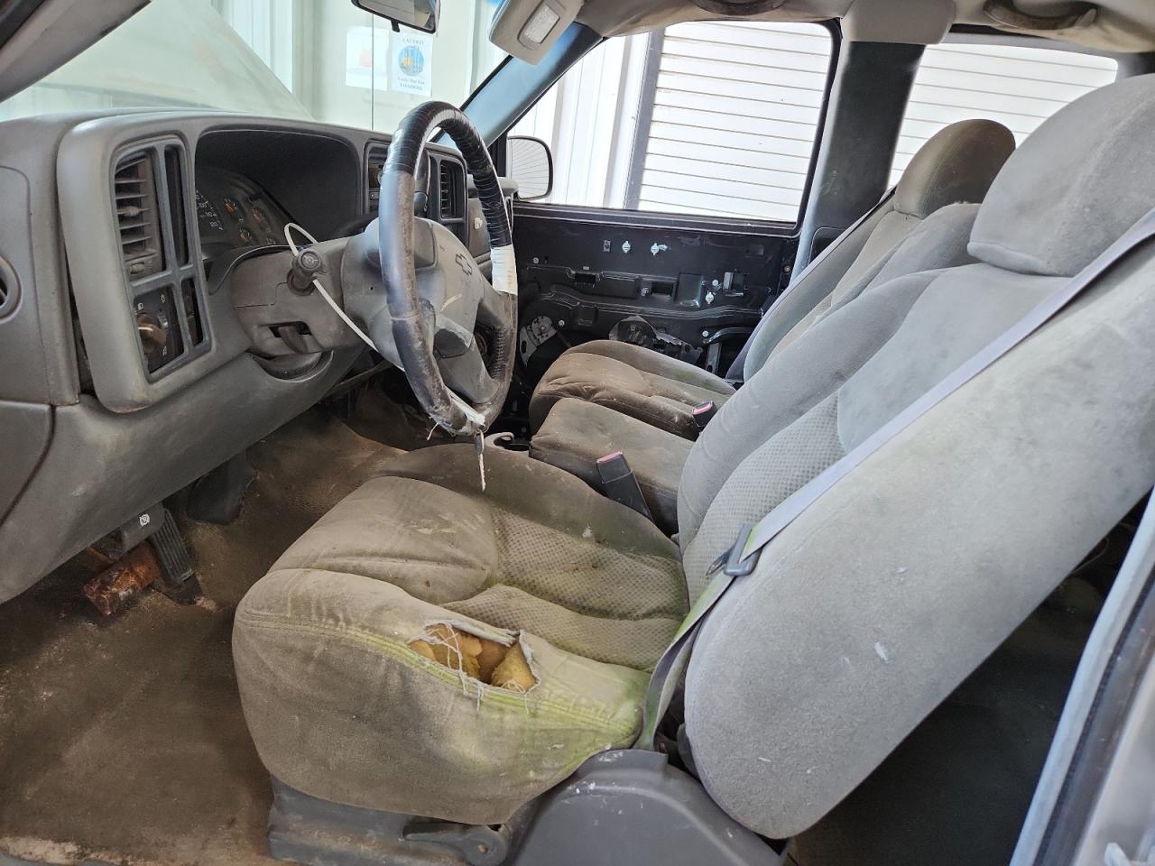 2004 Chevrolet Silverado C1500 Silver vin: 2GCEC19V141373981 Damage: RF Door Panel, Missing, Replacement Required