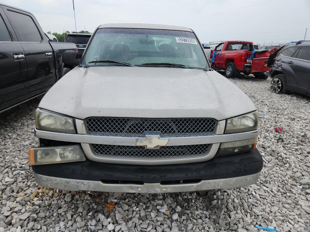 2004 Chevrolet Silverado C1500 Silver vin: 2GCEC19V141373981 Damage: Right Front Turn Signal, Broken, Replacement Required