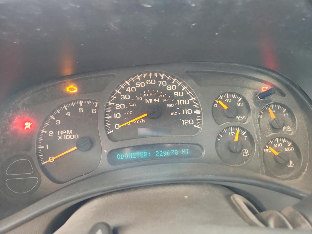 2004 Chevrolet Silverado C1500 Silver vin: 2GCEC19V141373981