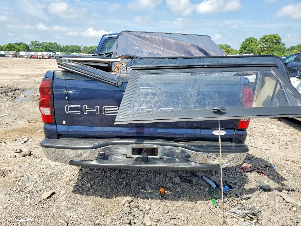 2005 Chevrolet Silverado C1500 Blue vin: 2GCEC19V151152818