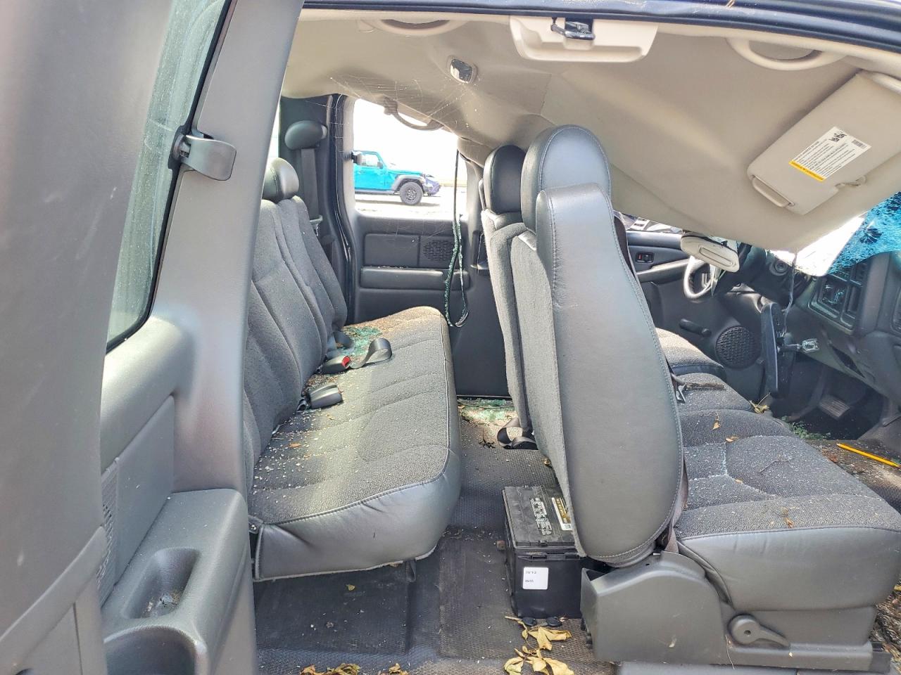 2005 Chevrolet Silverado C1500 Blue vin: 2GCEC19V151152818