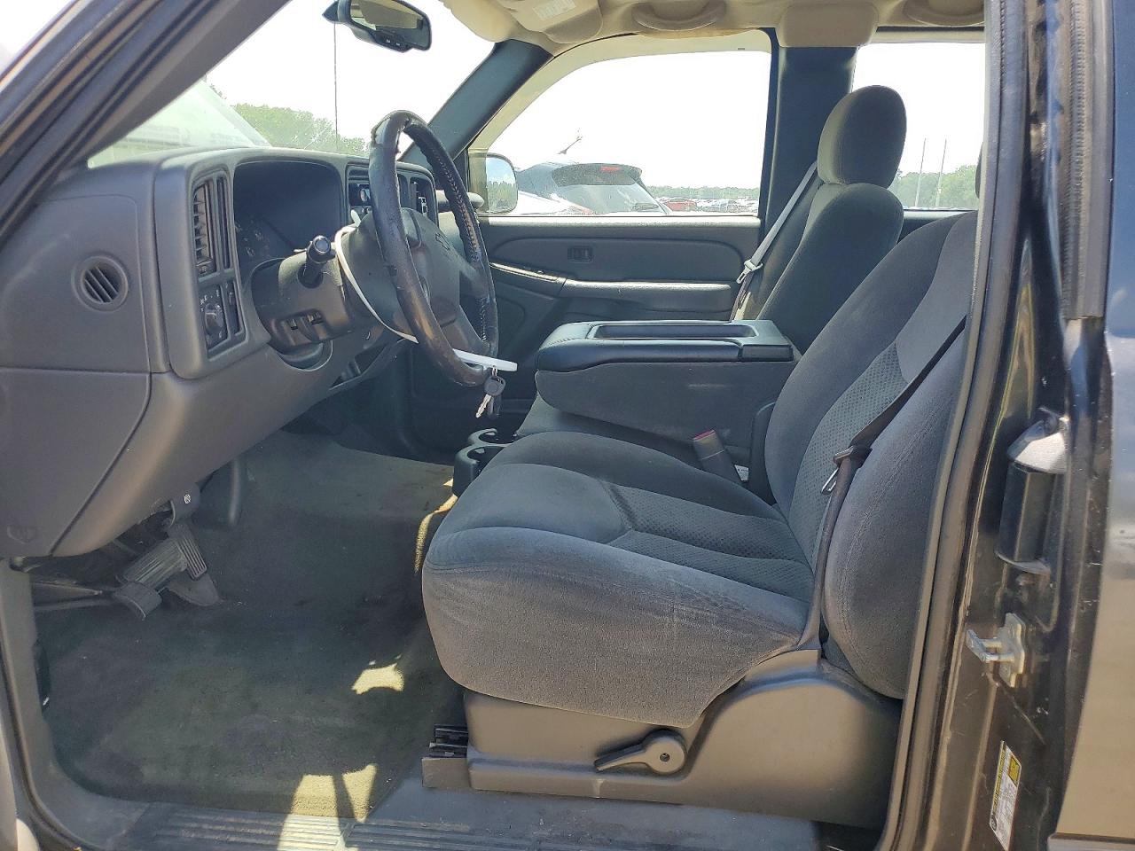 2005 Chevrolet Silverado C1500 Charcoal vin: 2GCEC19V151205193