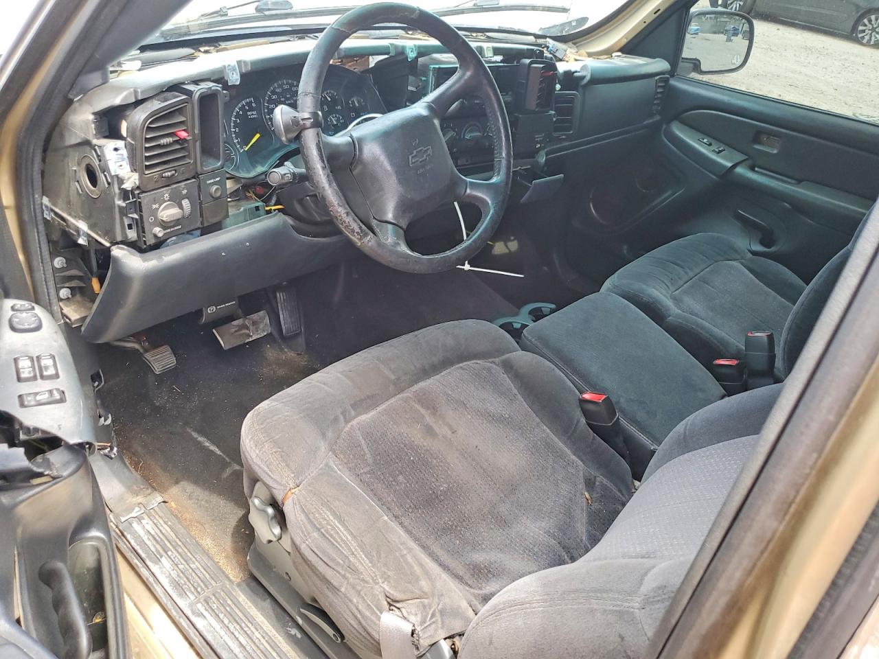 2001 Chevrolet Silverado C1500 Желто-коричневый vin: 2GCEC19V211121555