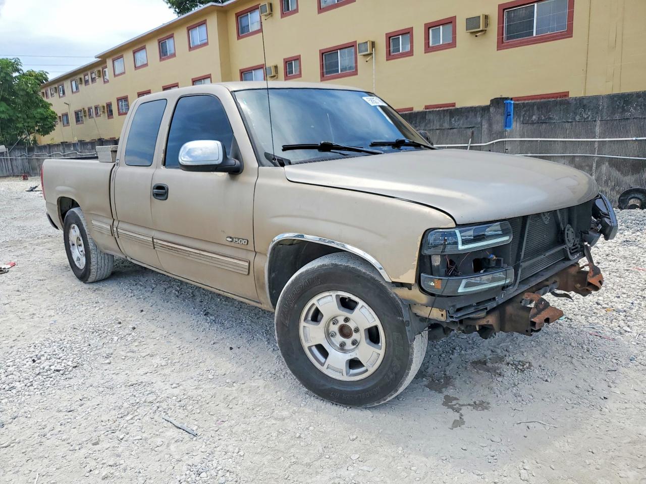 2001 Chevrolet Silverado C1500 Желто-коричневый vin: 2GCEC19V211121555