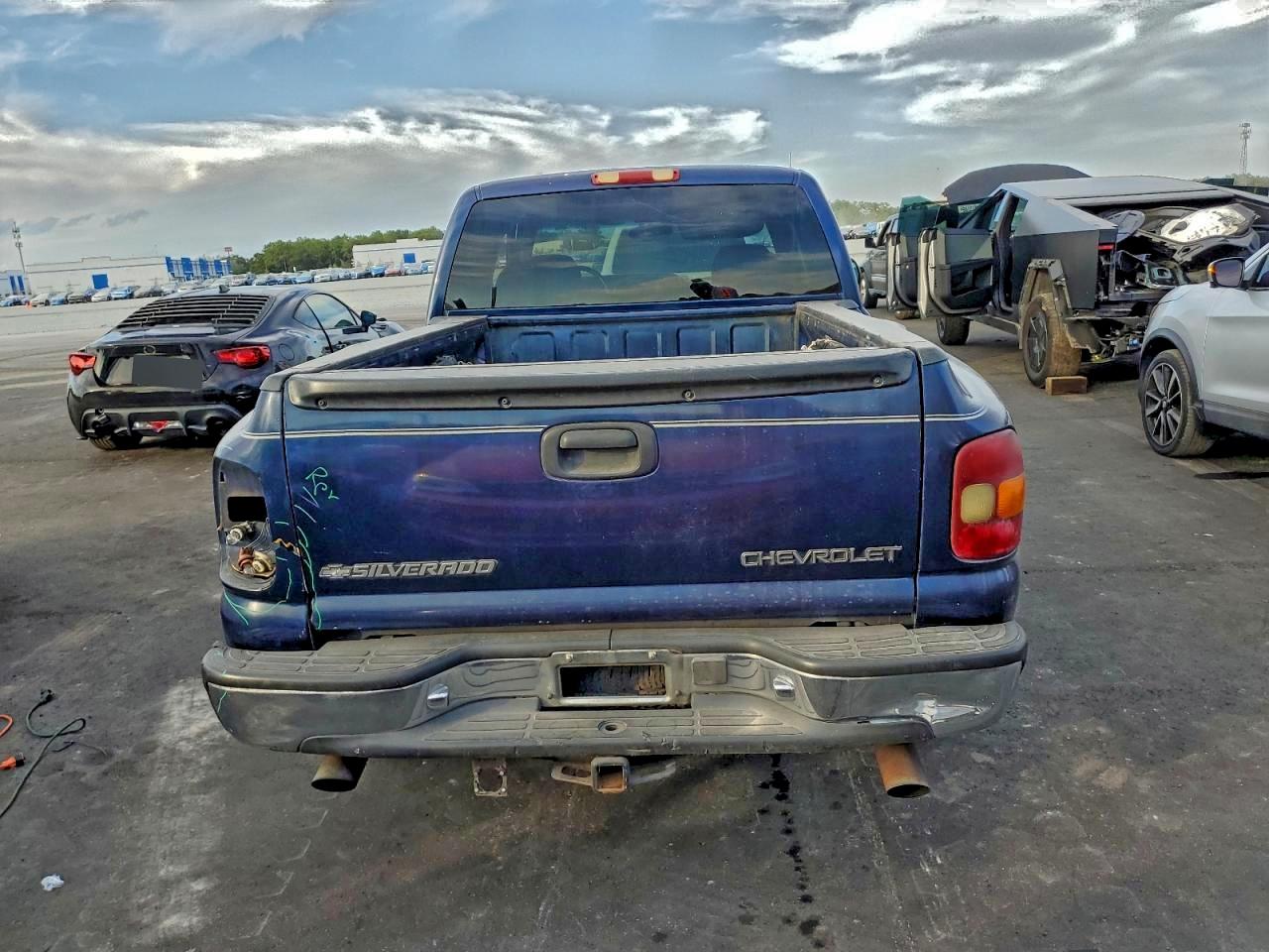 2001 Chevrolet Silverado C1500 Blue vin: 2GCEC19V311166908