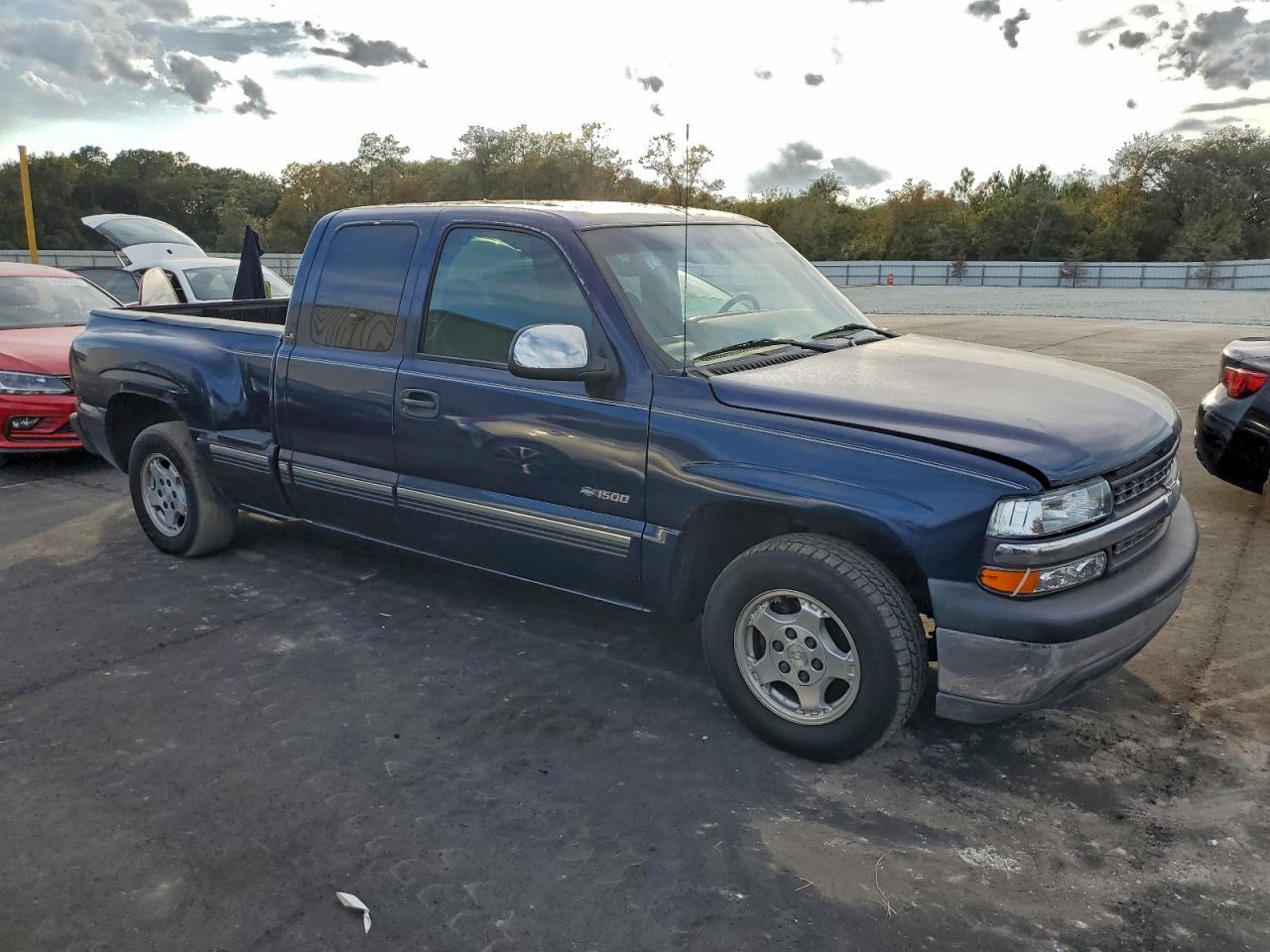 2001 Chevrolet Silverado C1500 Blue vin: 2GCEC19V311166908