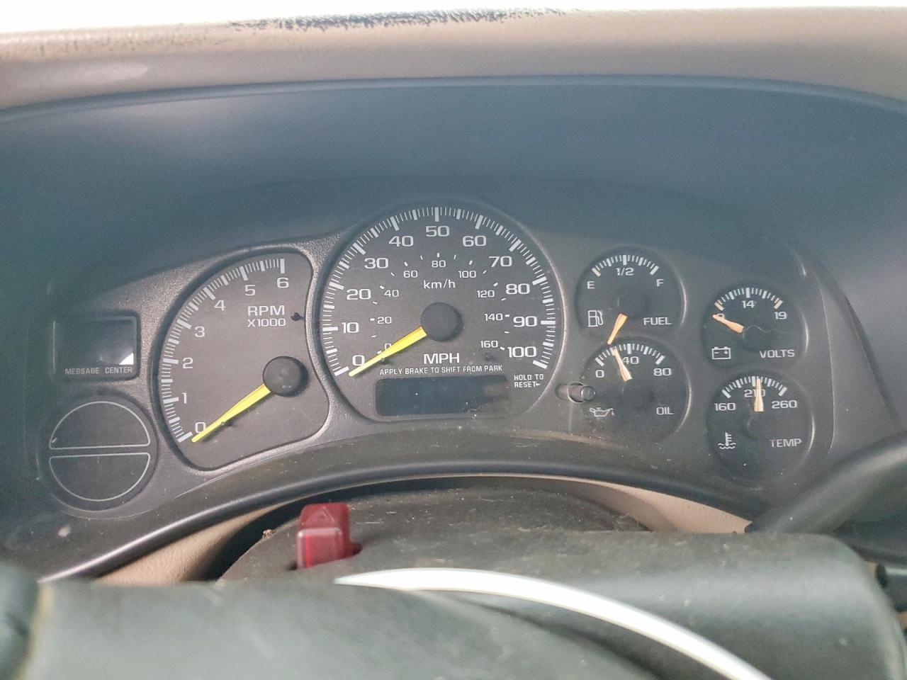 2001 Chevrolet Silverado C1500 White vin: 2GCEC19V311182400