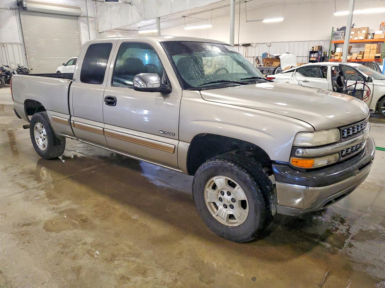 2001 Chevrolet Silverado C1500 Silver vin: 2GCEC19V311379728