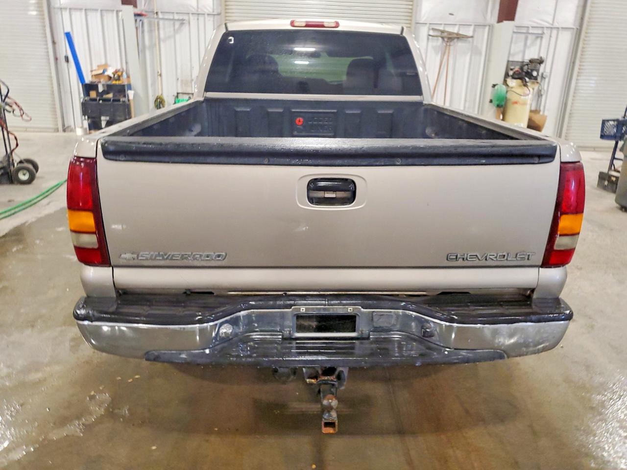 2001 Chevrolet Silverado C1500 Silver vin: 2GCEC19V311379728
