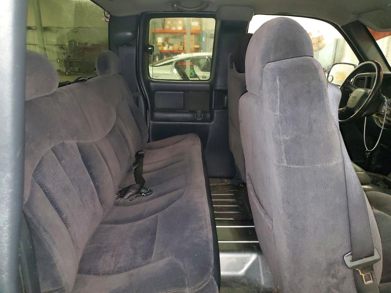 2001 Chevrolet Silverado C1500 Silver vin: 2GCEC19V311379728