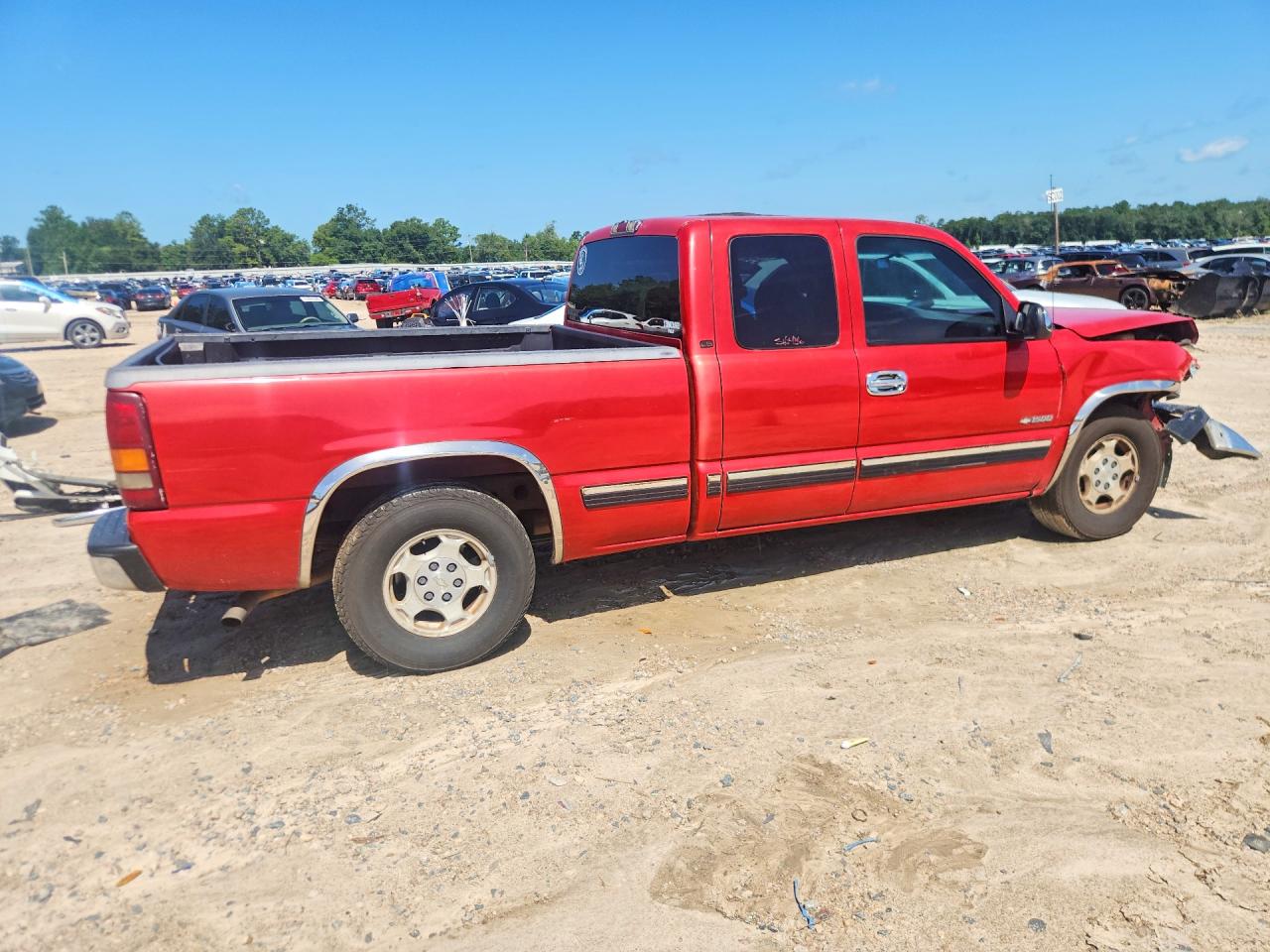 2002 Chevrolet Silverado C1500 Red vin: 2GCEC19V321267979
