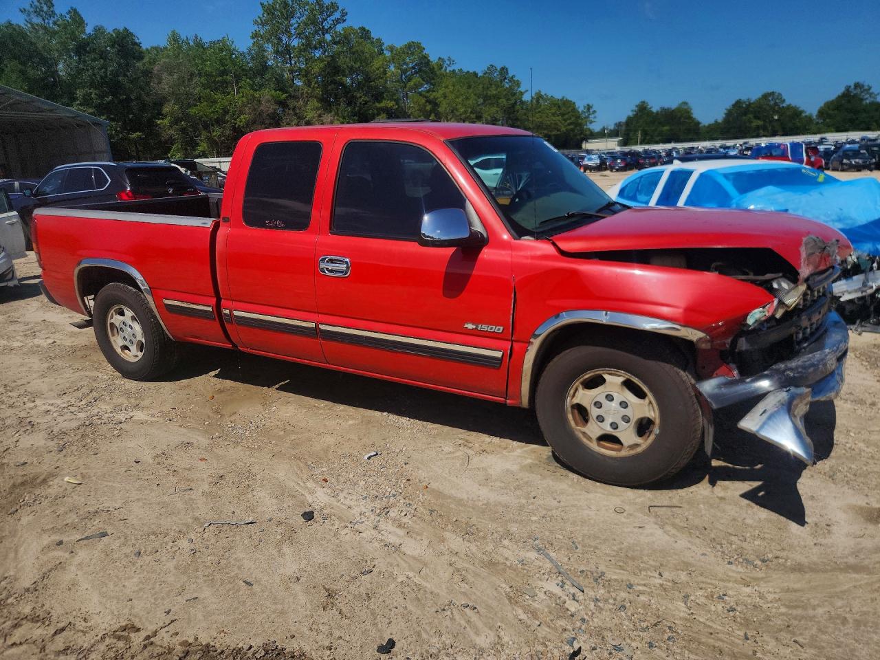 2002 Chevrolet Silverado C1500 Red vin: 2GCEC19V321267979