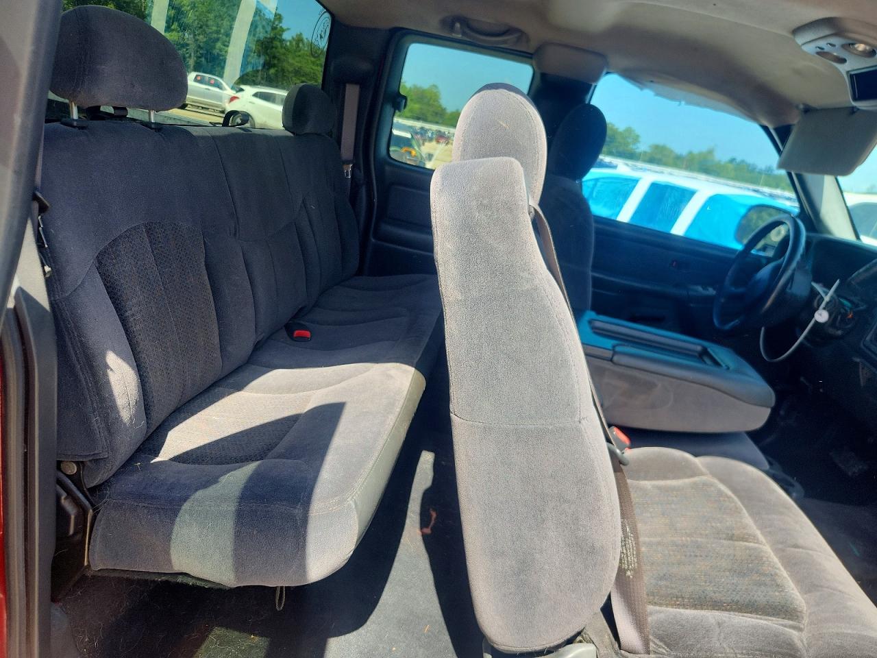 2002 Chevrolet Silverado C1500 Red vin: 2GCEC19V321267979