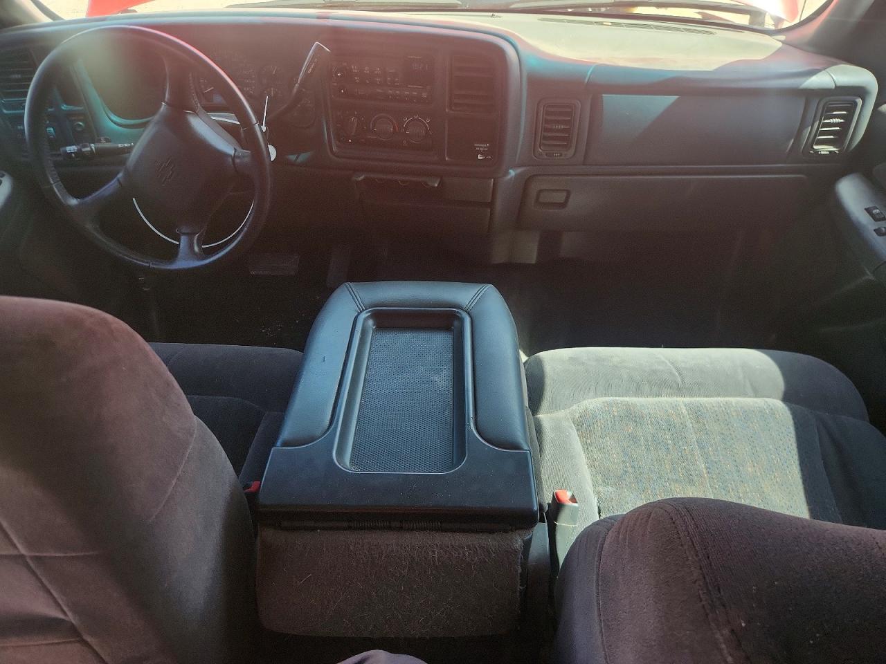 2002 Chevrolet Silverado C1500 Red vin: 2GCEC19V321267979