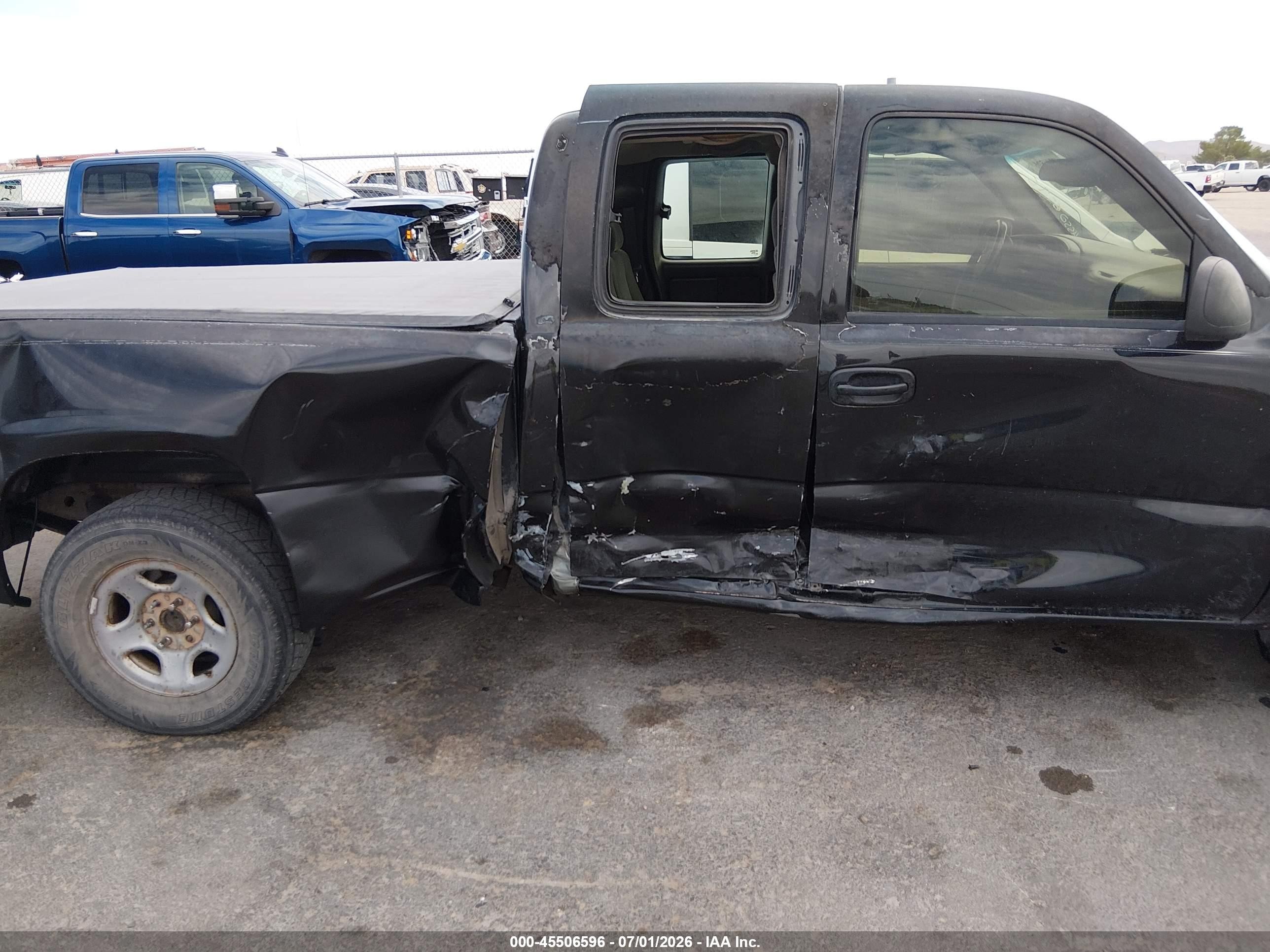 2004 Chevrolet Silverado 1500 Ls Black vin: 2GCEC19V341200690