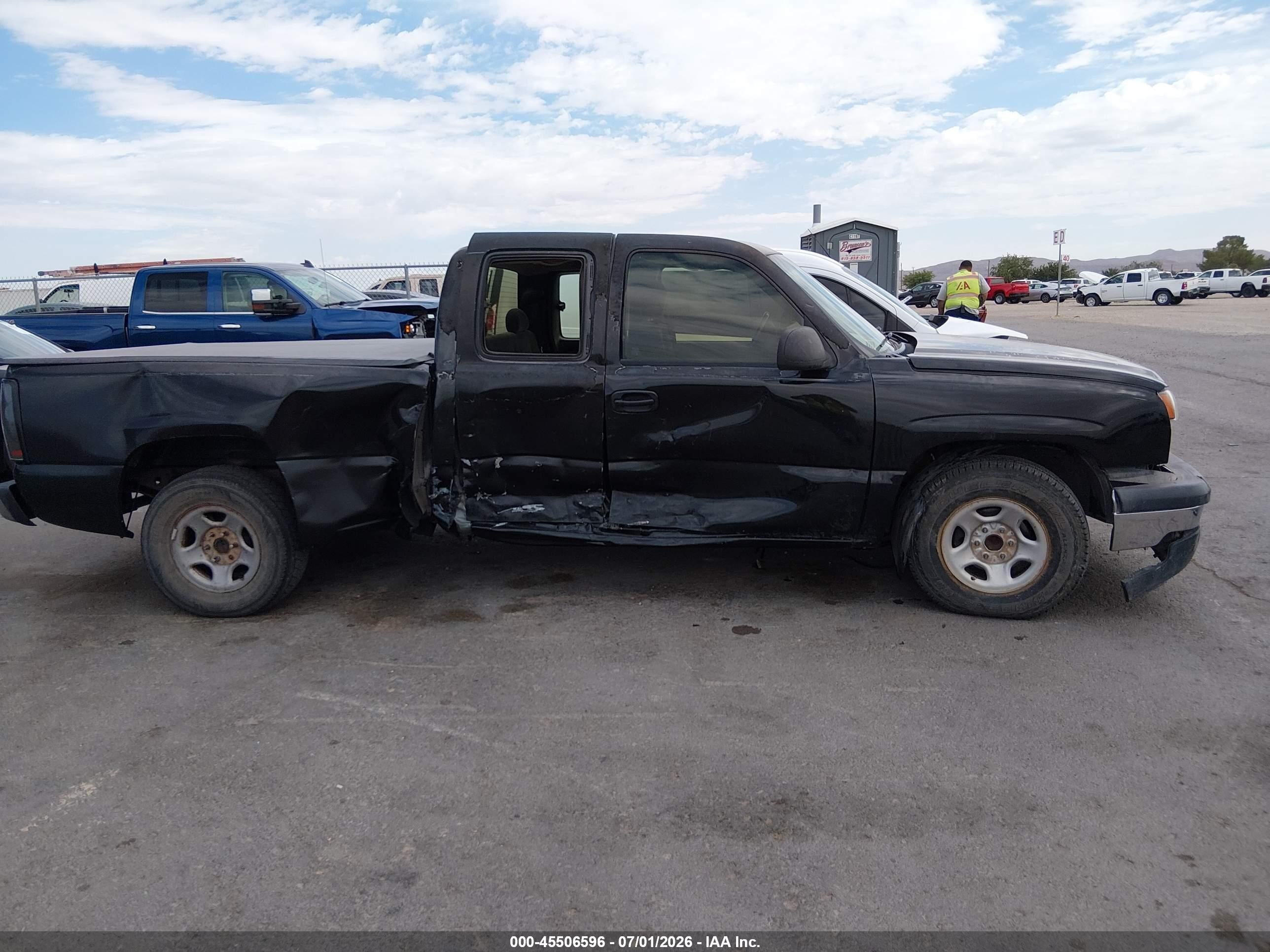 2004 Chevrolet Silverado 1500 Ls Black vin: 2GCEC19V341200690