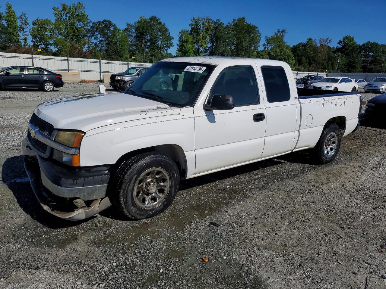 2005 Chevrolet Silverado C1500 White vin: 2GCEC19V351369951