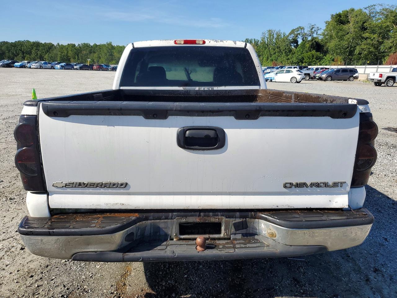 2005 Chevrolet Silverado C1500 White vin: 2GCEC19V351369951