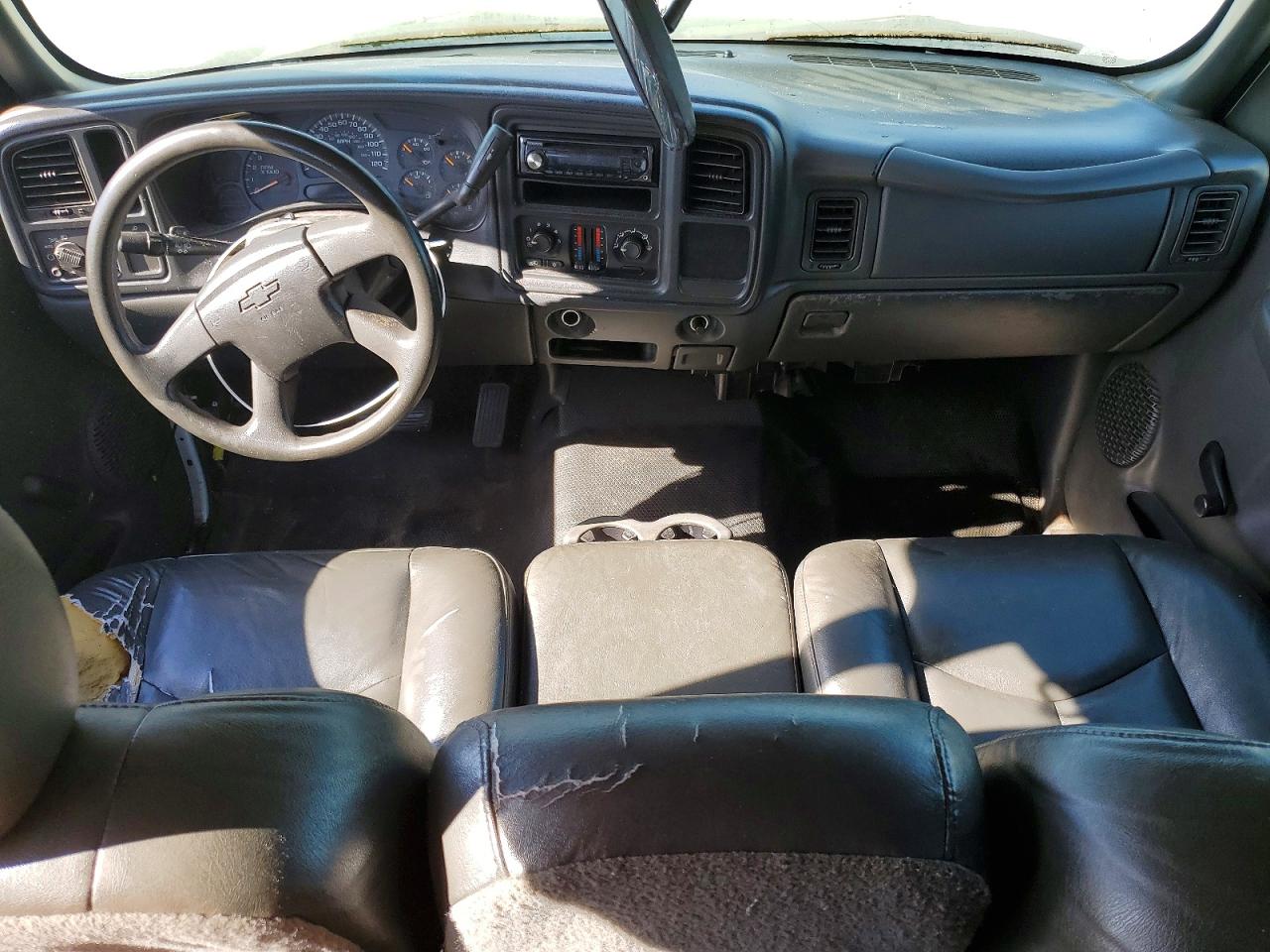 2005 Chevrolet Silverado C1500 White vin: 2GCEC19V351369951