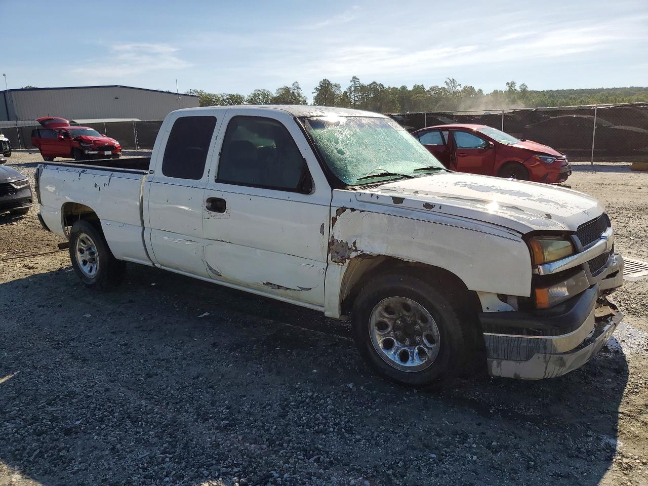 2005 Chevrolet Silverado C1500 White vin: 2GCEC19V351369951