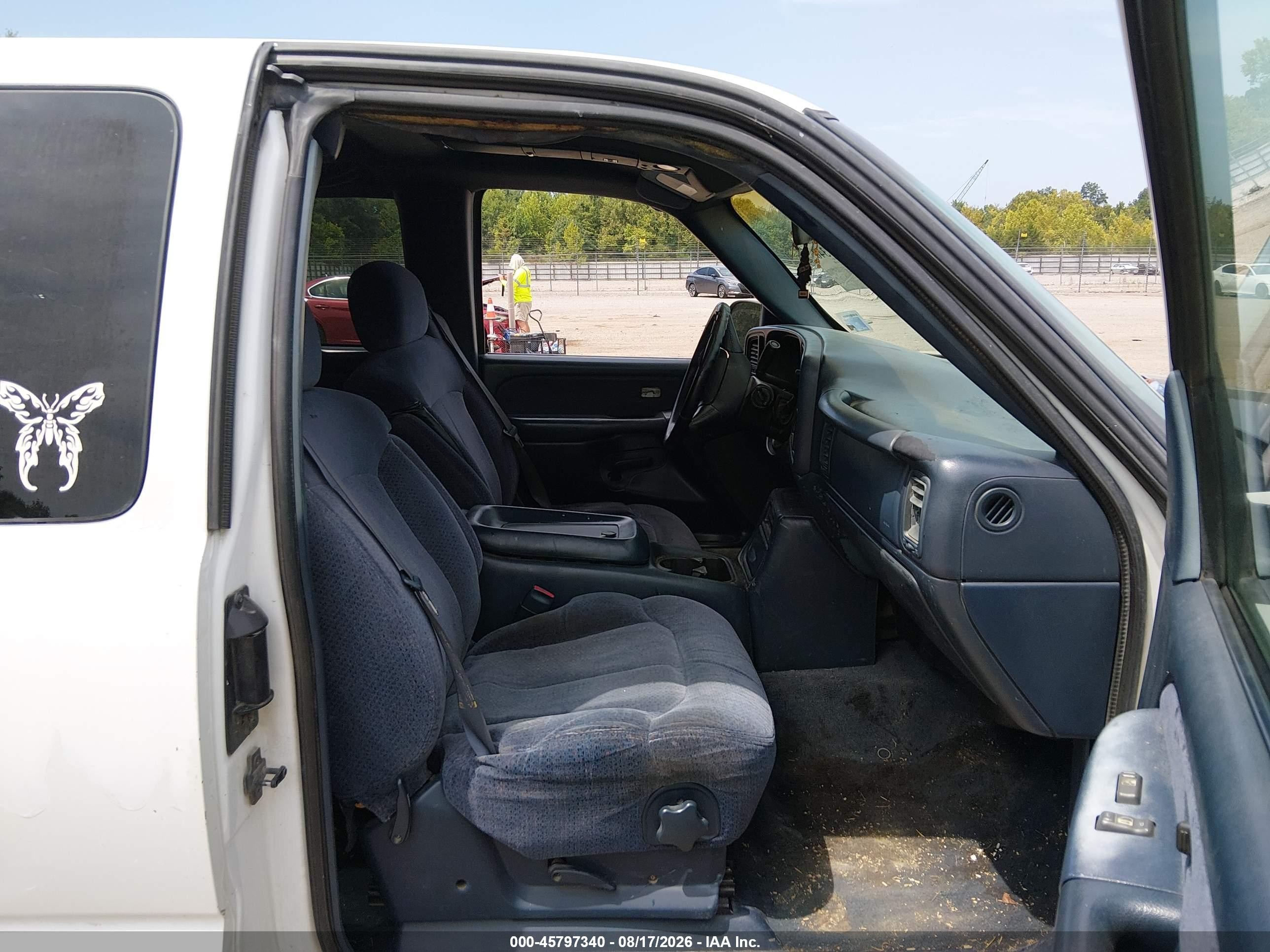 1999 Chevrolet Silverado 1500 Ls White vin: 2GCEC19V3X1225867