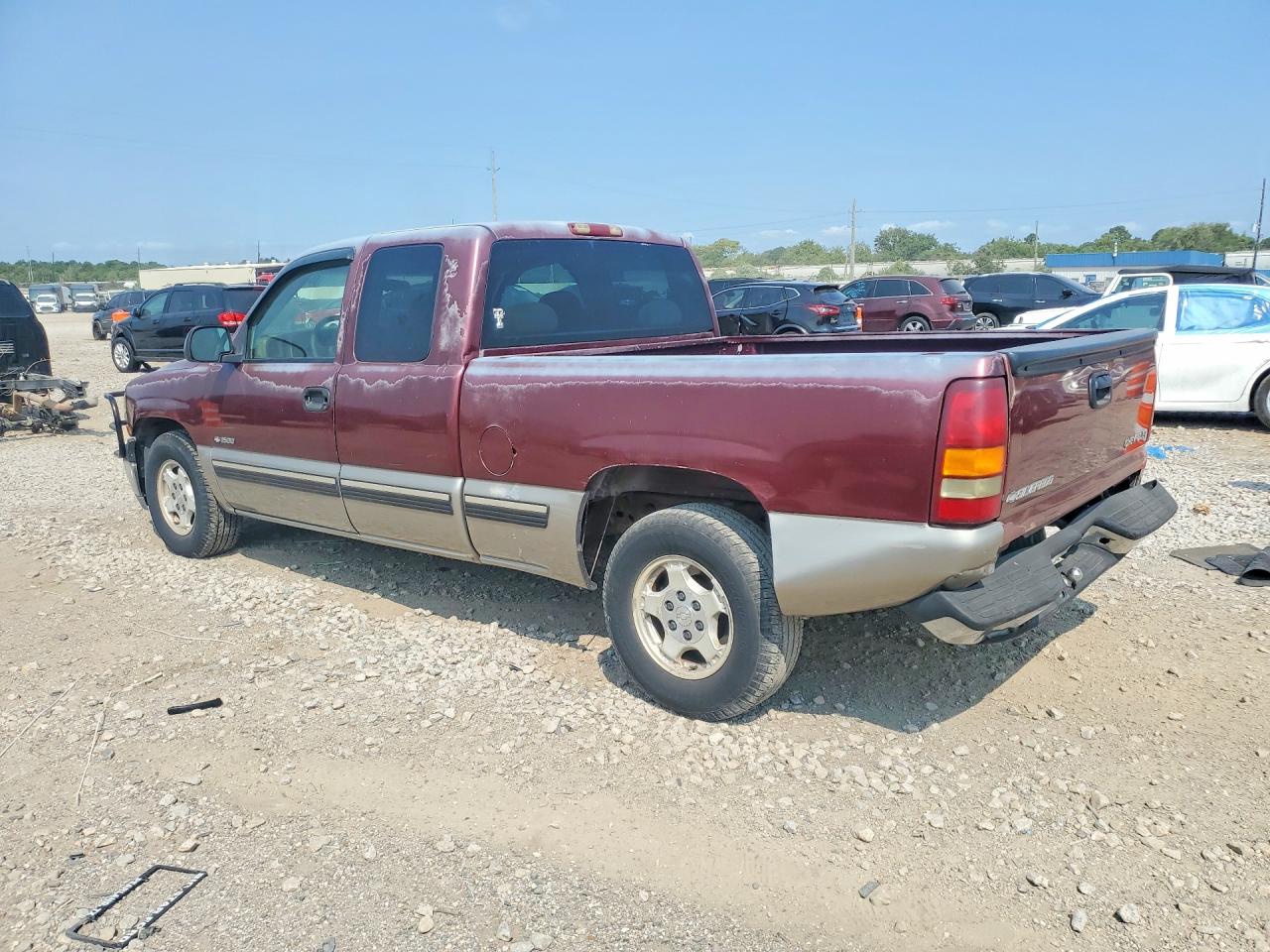 2000 Chevrolet Silverado C1500 Maroon vin: 2GCEC19V3Y1135720