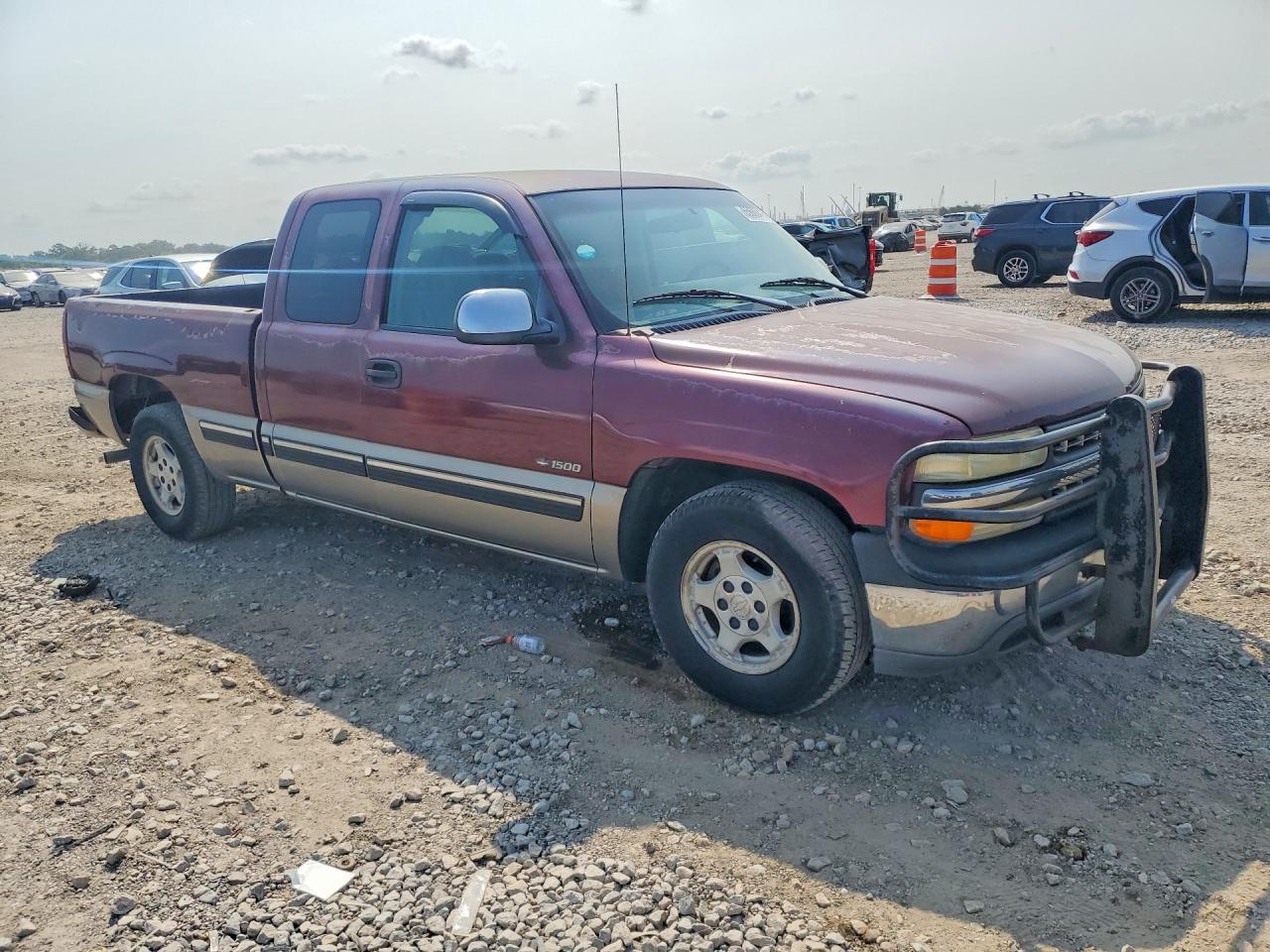 2000 Chevrolet Silverado C1500 Maroon vin: 2GCEC19V3Y1135720