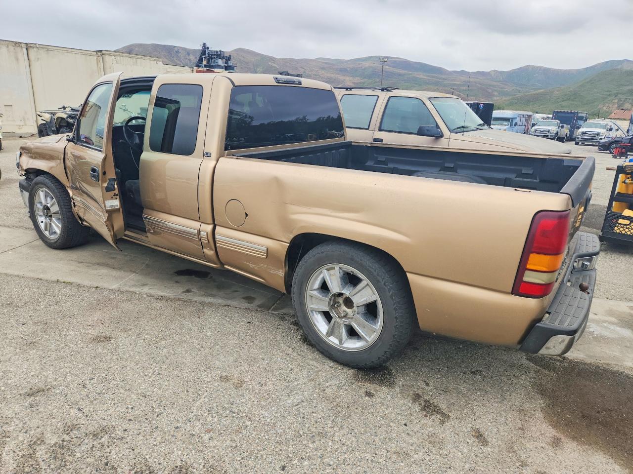 2001 Chevrolet Silverado C1500 Tan vin: 2GCEC19V411239266