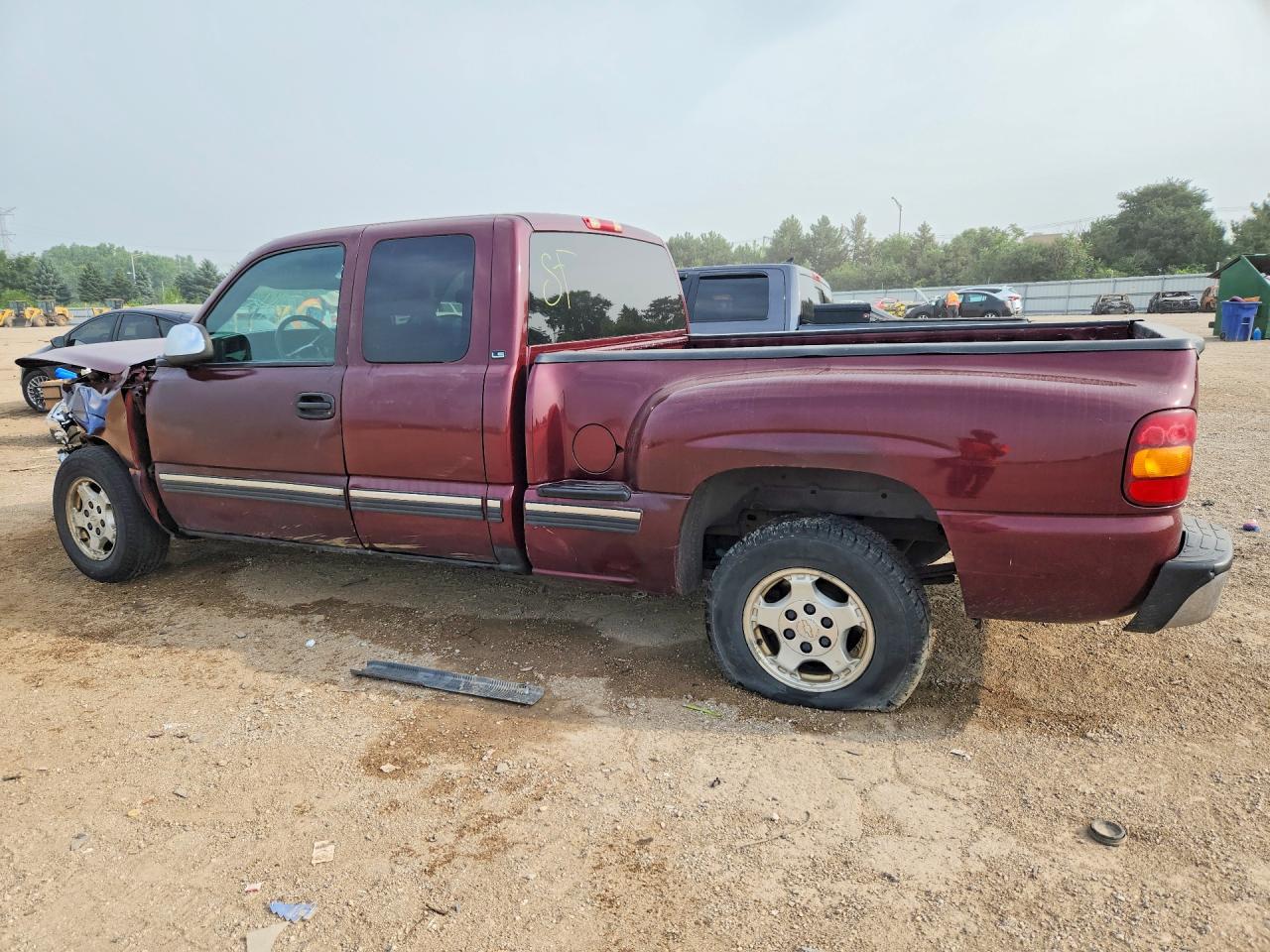 2001 Chevrolet Silverado C1500 Maroon vin: 2GCEC19V411254835