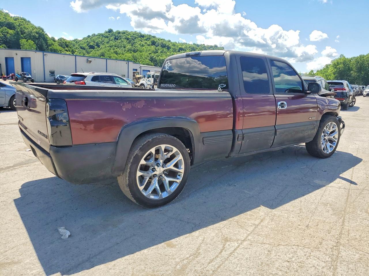 2002 Chevrolet Silverado C1500 Red vin: 2GCEC19V421157457