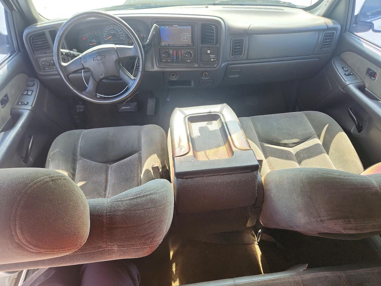 2003 Chevrolet Silverado C1500 White vin: 2GCEC19V431118319