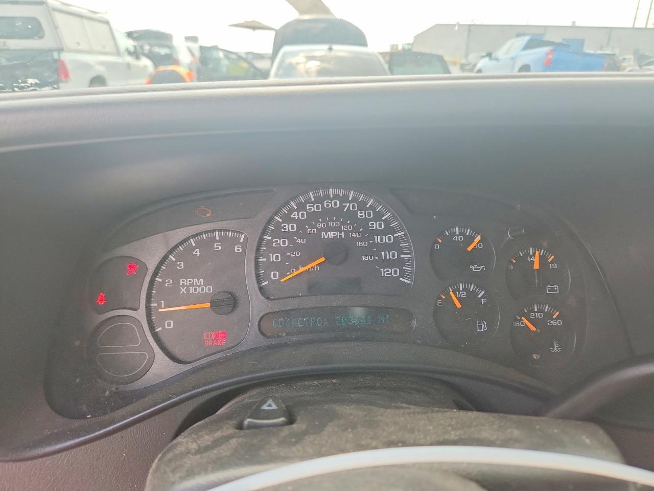 2003 Chevrolet Silverado C1500 White vin: 2GCEC19V431118319