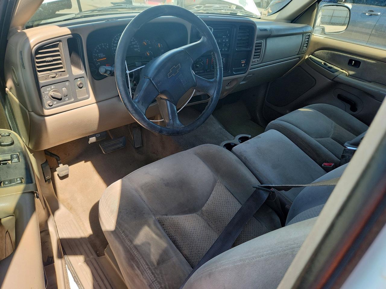 2003 Chevrolet Silverado C1500 White vin: 2GCEC19V431122192
