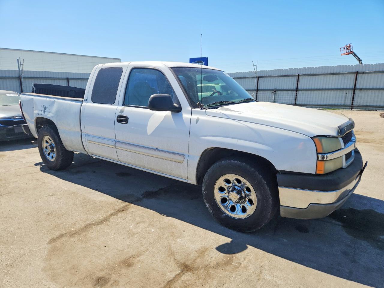 2003 Chevrolet Silverado C1500 White vin: 2GCEC19V431122192