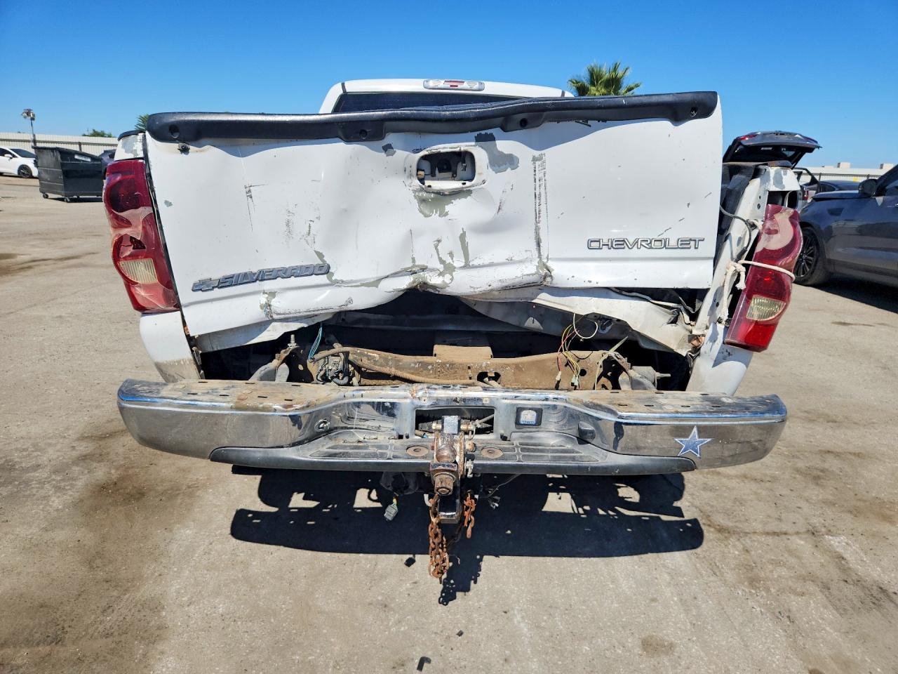 2003 Chevrolet Silverado C1500 White vin: 2GCEC19V431122192