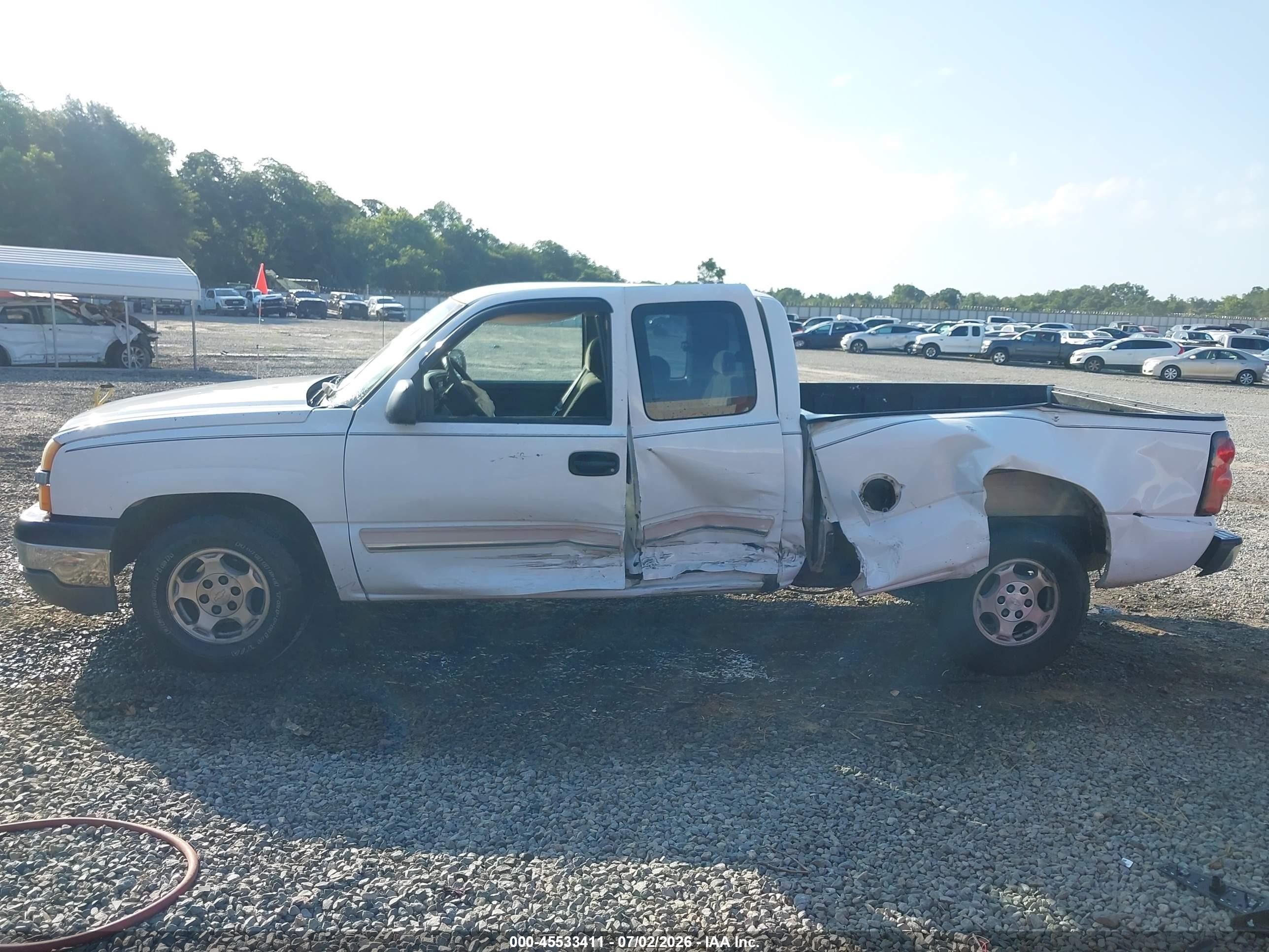 2004 Chevrolet Silverado 1500 Ls White vin: 2GCEC19V441100646