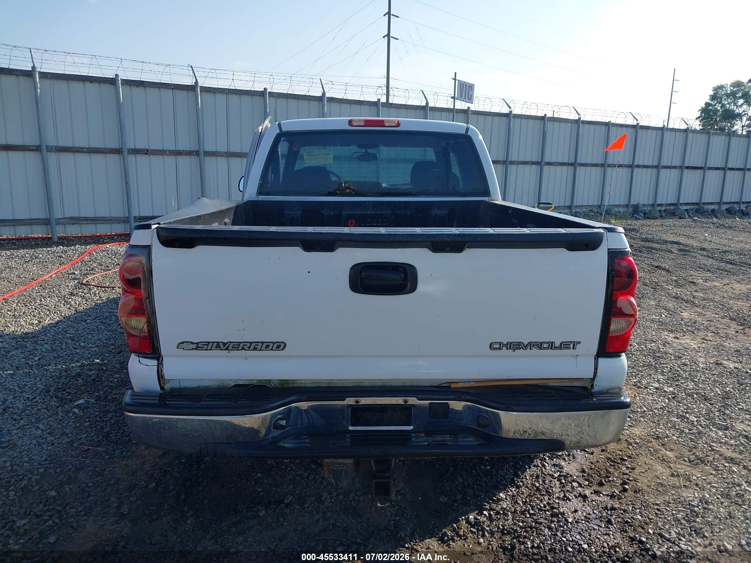 2004 Chevrolet Silverado 1500 Ls White vin: 2GCEC19V441100646