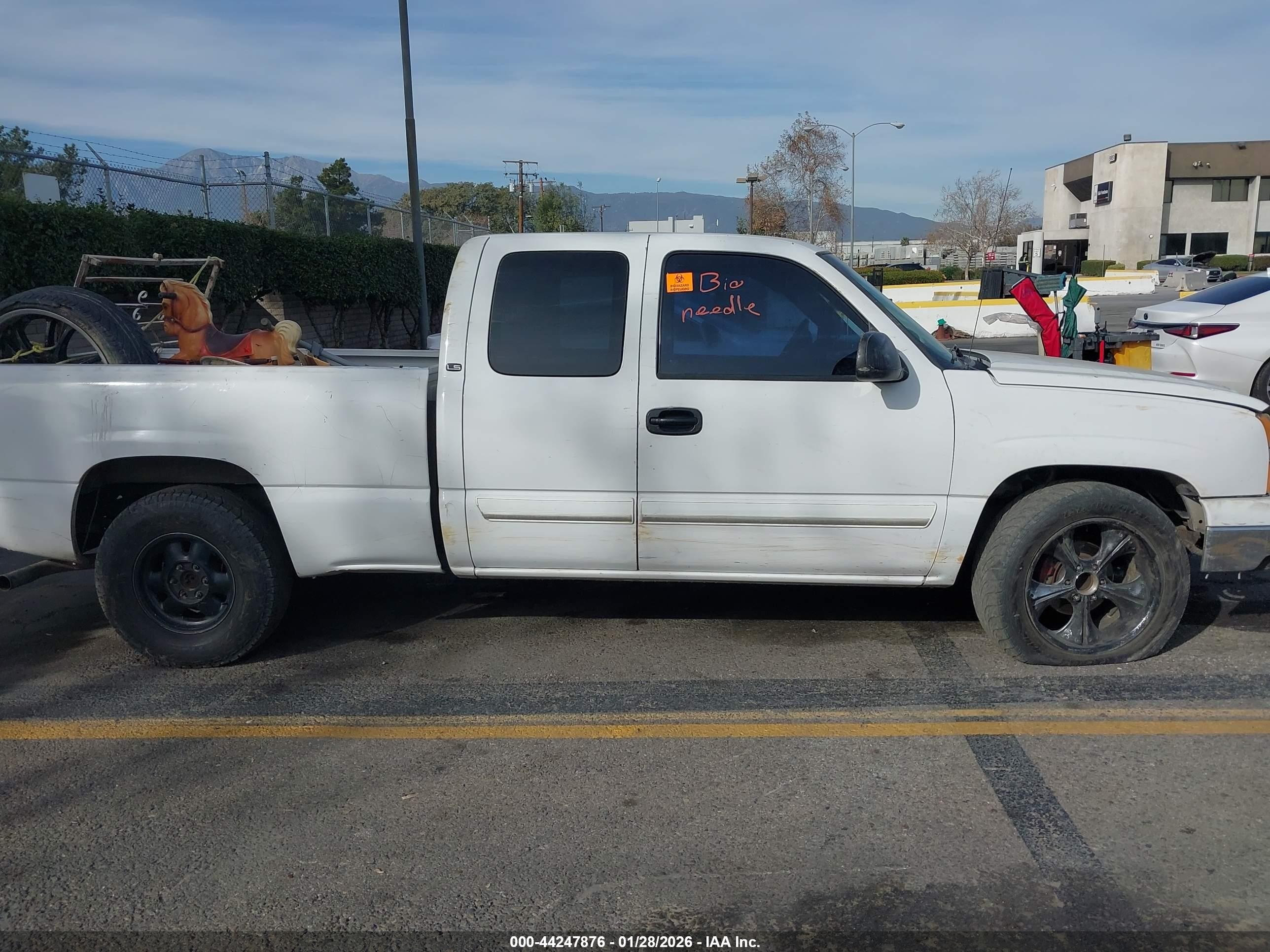 2004 Chevrolet Silverado 1500 Ls Белый vin: 2GCEC19V441105572