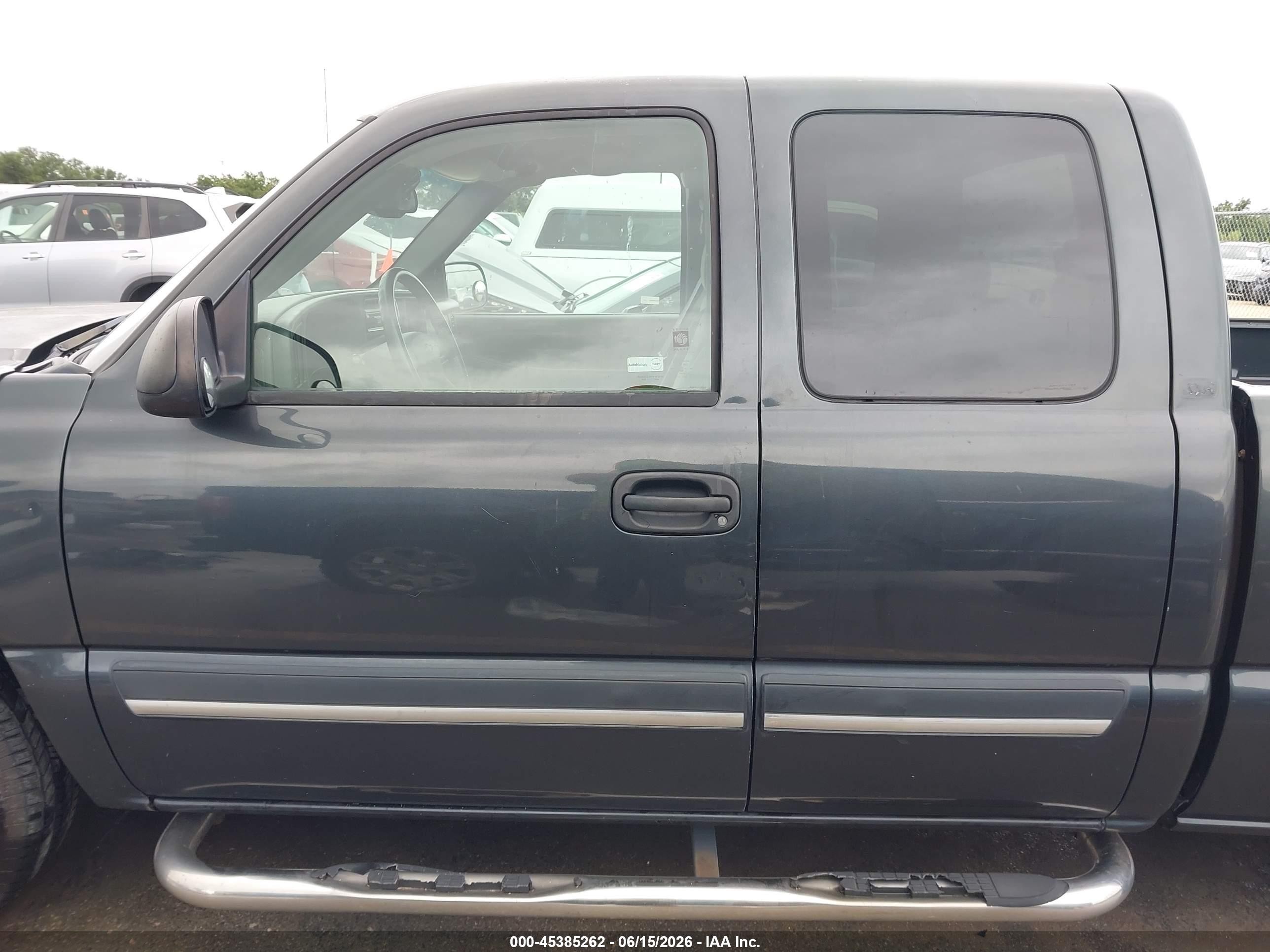 2004 Chevrolet Silverado 1500 Ls Black vin: 2GCEC19V441252104