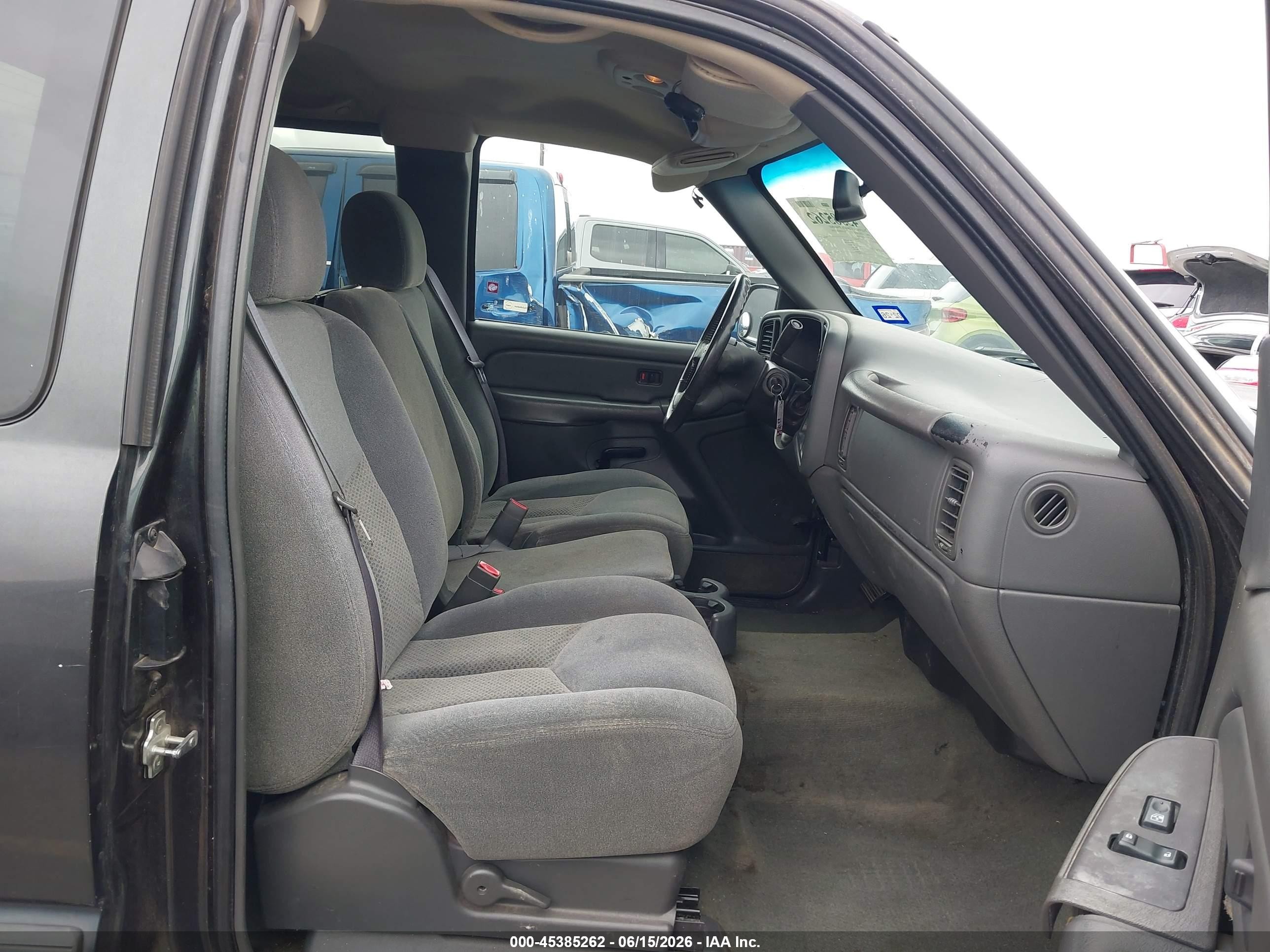 2004 Chevrolet Silverado 1500 Ls Black vin: 2GCEC19V441252104