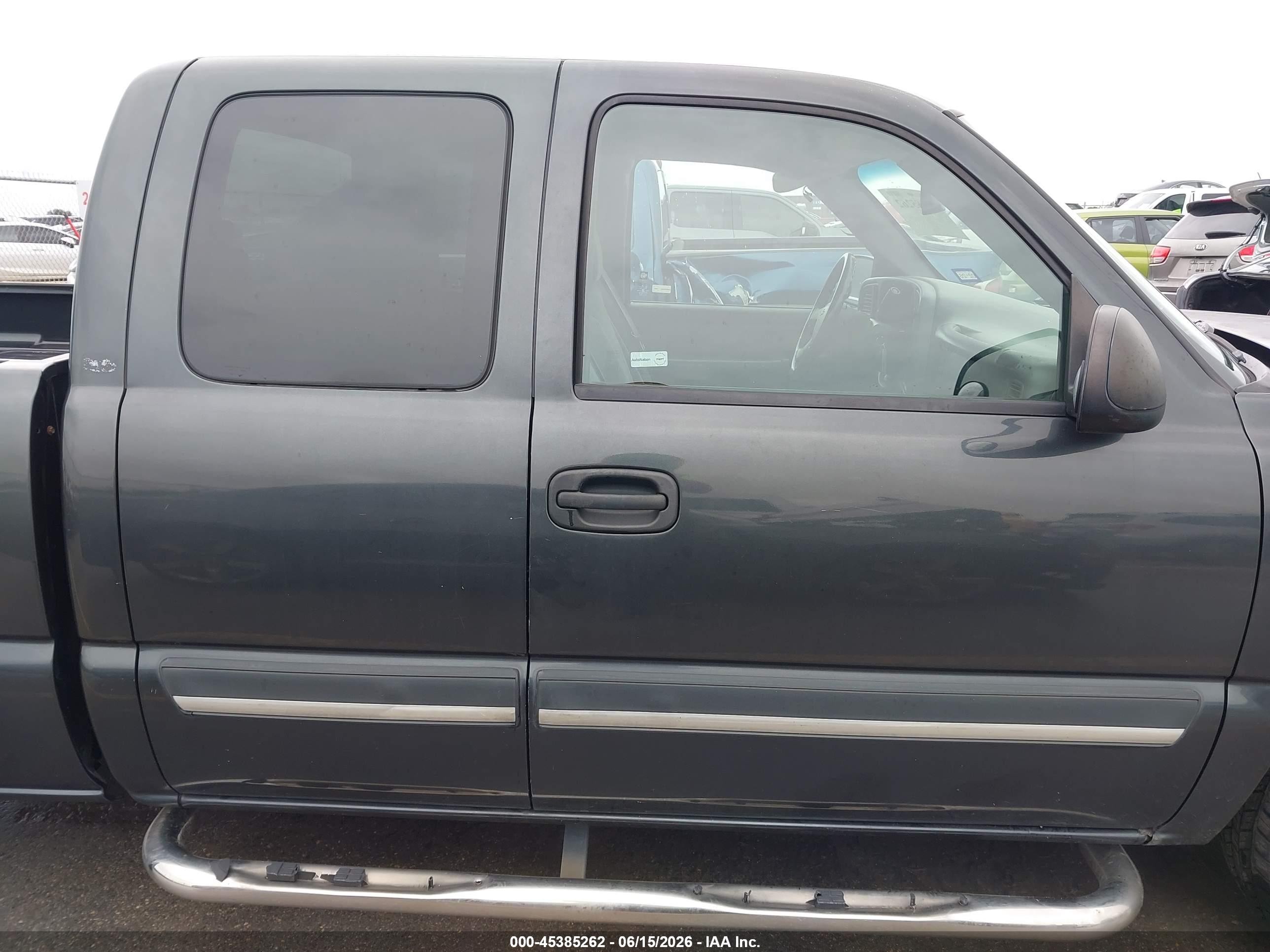 2004 Chevrolet Silverado 1500 Ls Black vin: 2GCEC19V441252104