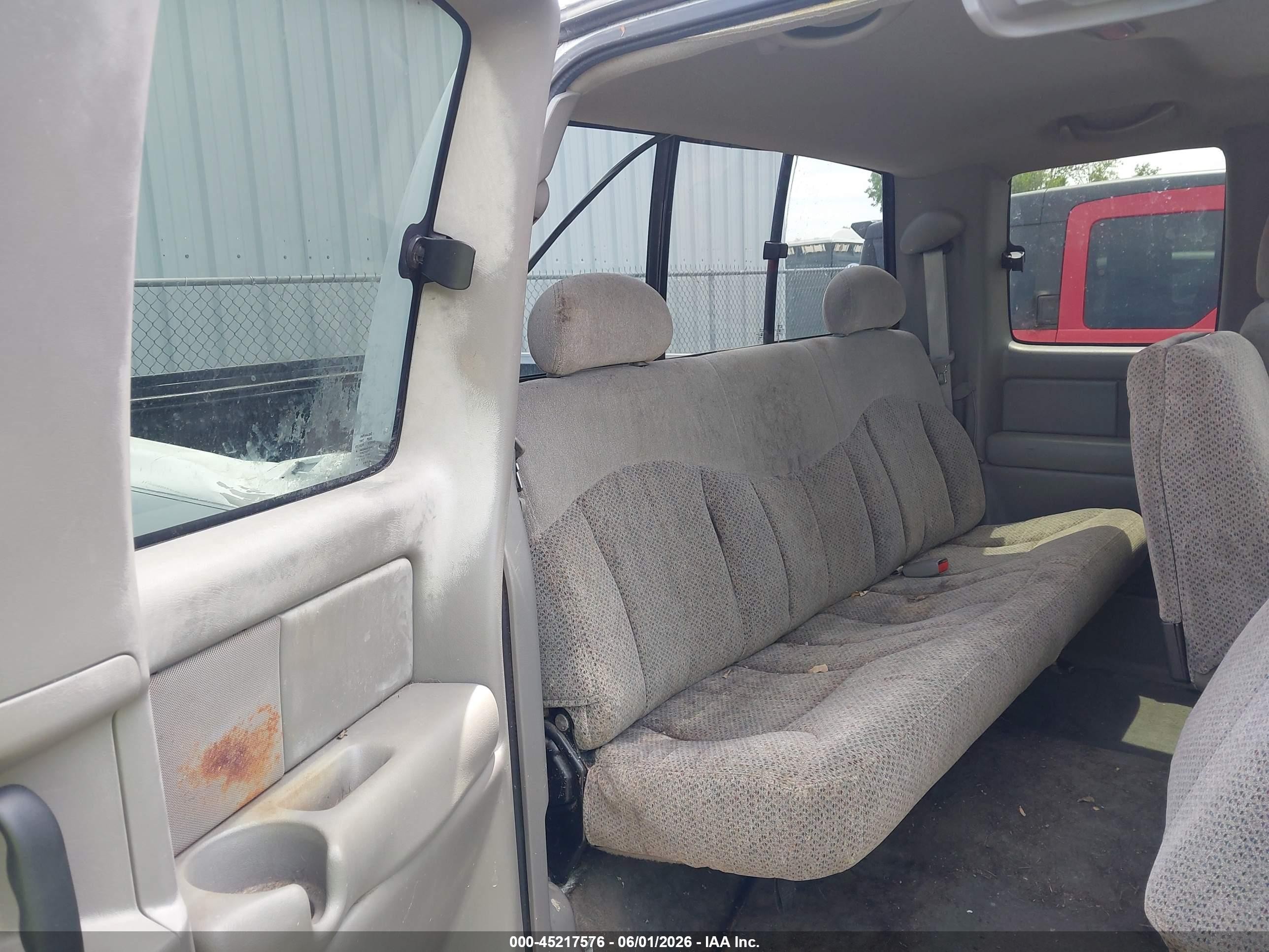1999 Chevrolet Silverado 1500 Ls Белый vin: 2GCEC19V4X1188361