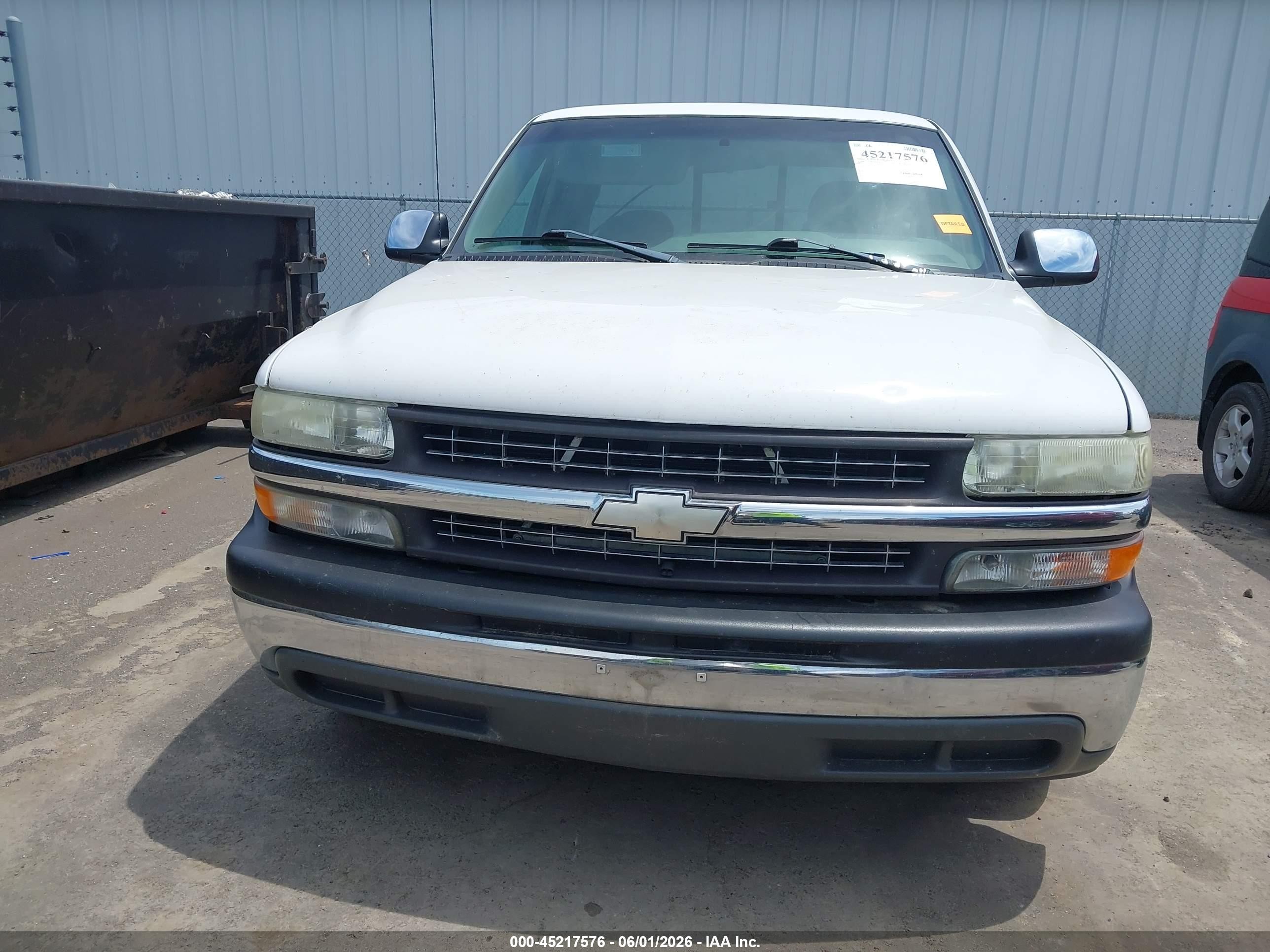 1999 Chevrolet Silverado 1500 Ls Белый vin: 2GCEC19V4X1188361