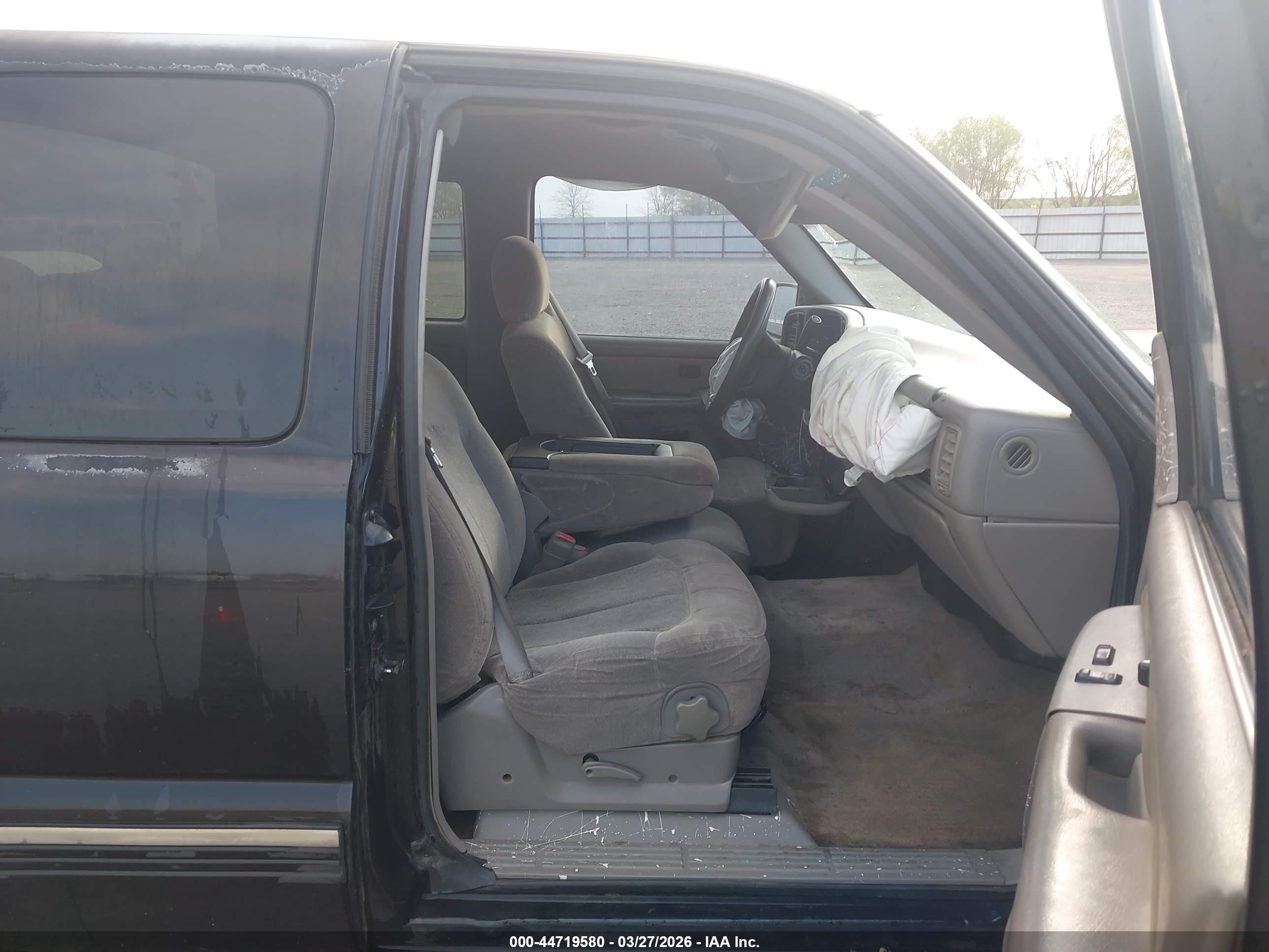 2000 Chevrolet Silverado 1500 Ls Black vin: 2GCEC19V4Y1186241