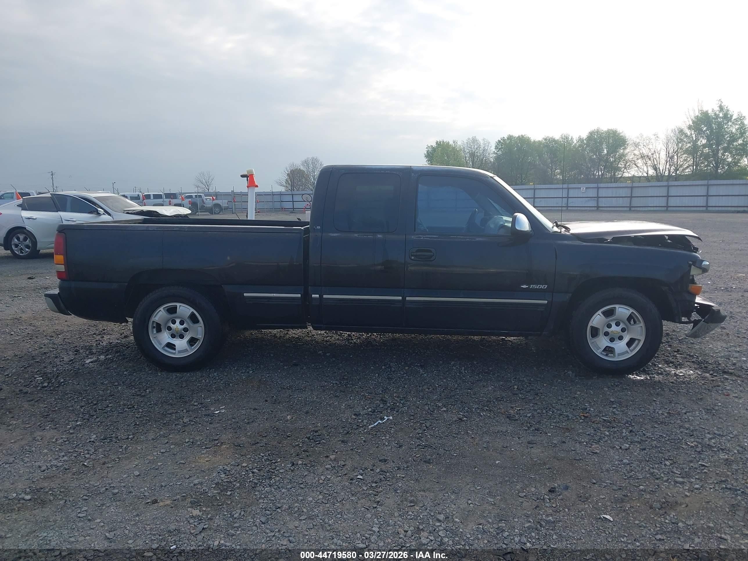2000 Chevrolet Silverado 1500 Ls Black vin: 2GCEC19V4Y1186241